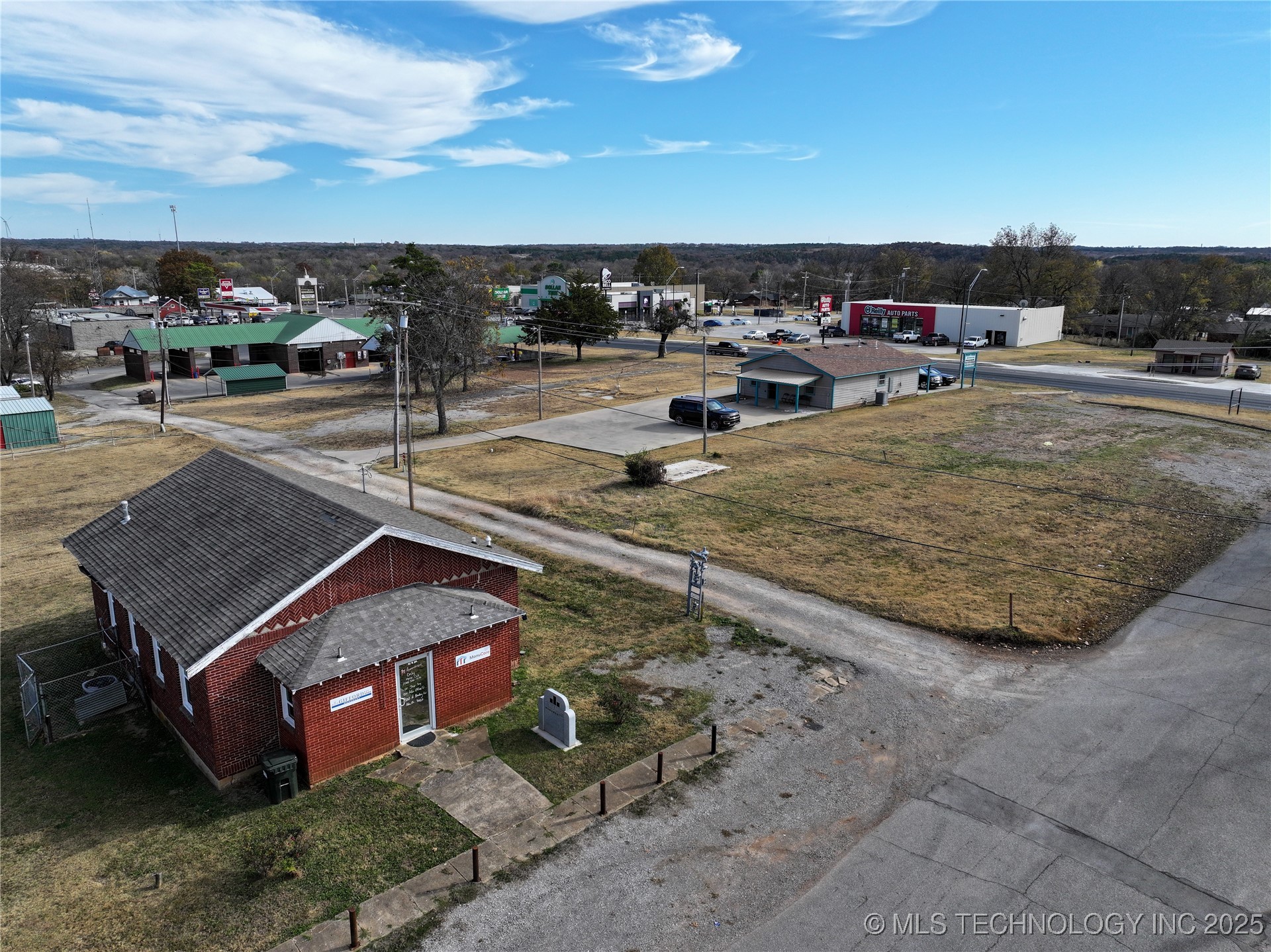 2547747 Property Photo 3