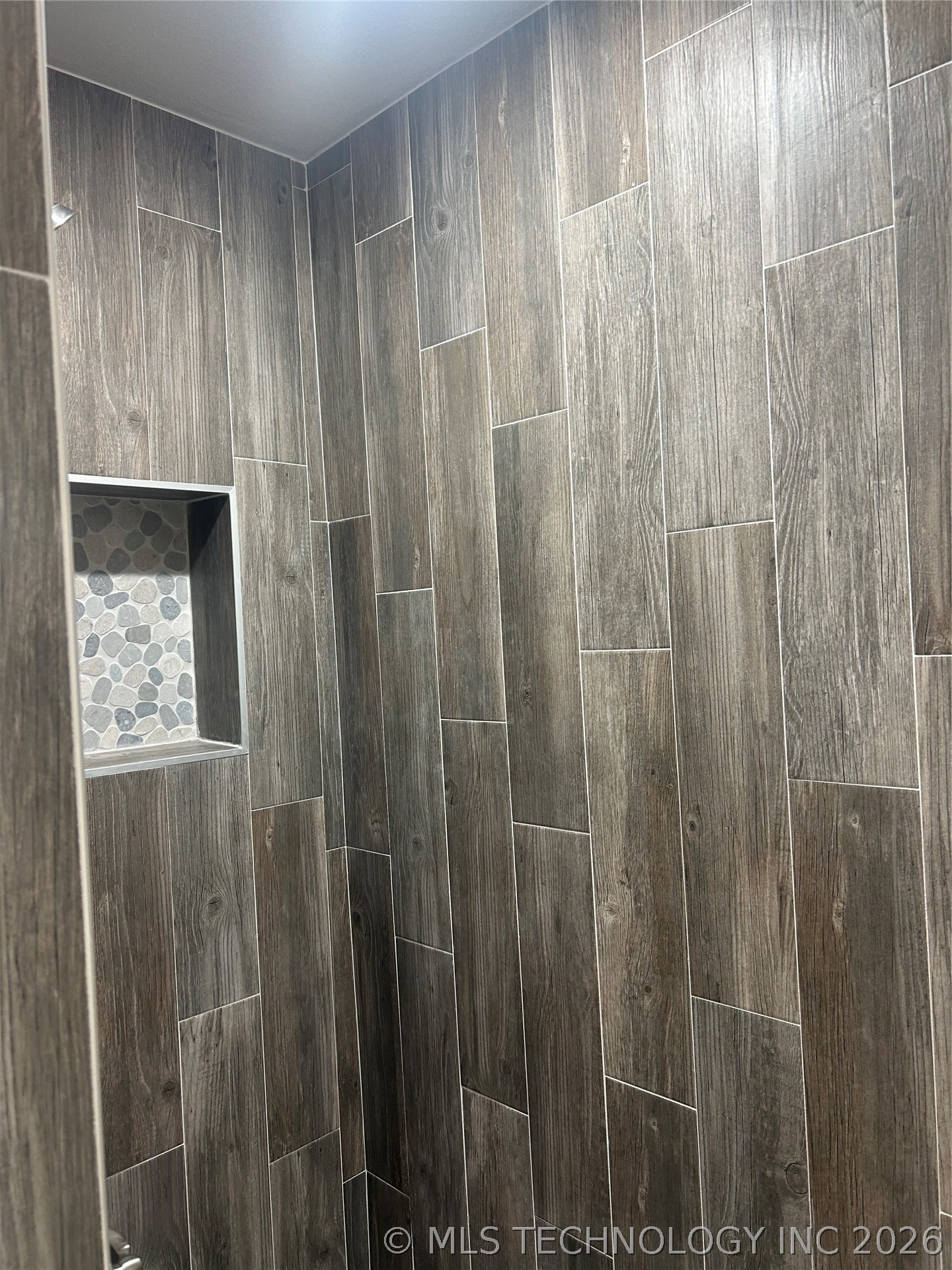 1211 Four Seasons Drive Property Photo 16