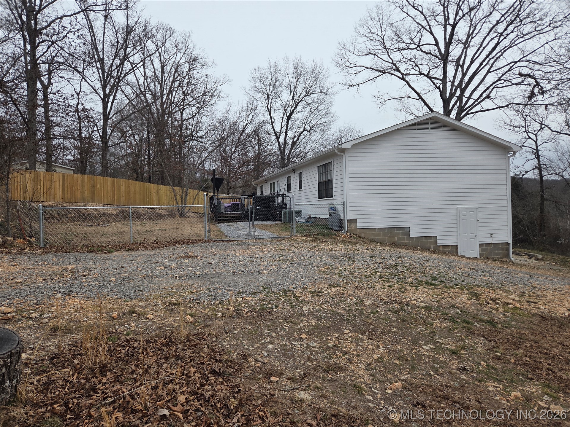 474677 E 611 Property Photo 5