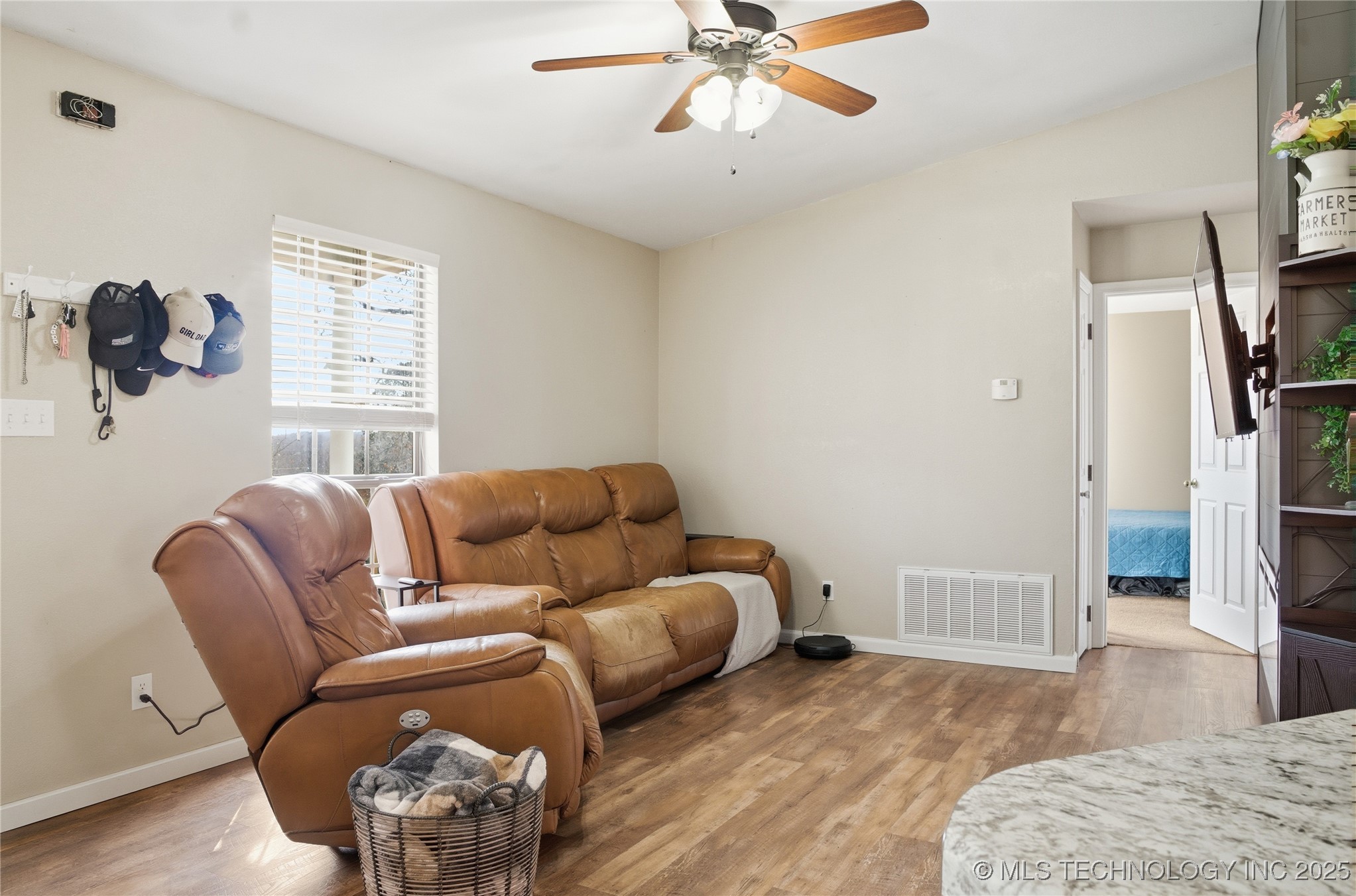 474677 E 611 Property Photo 7