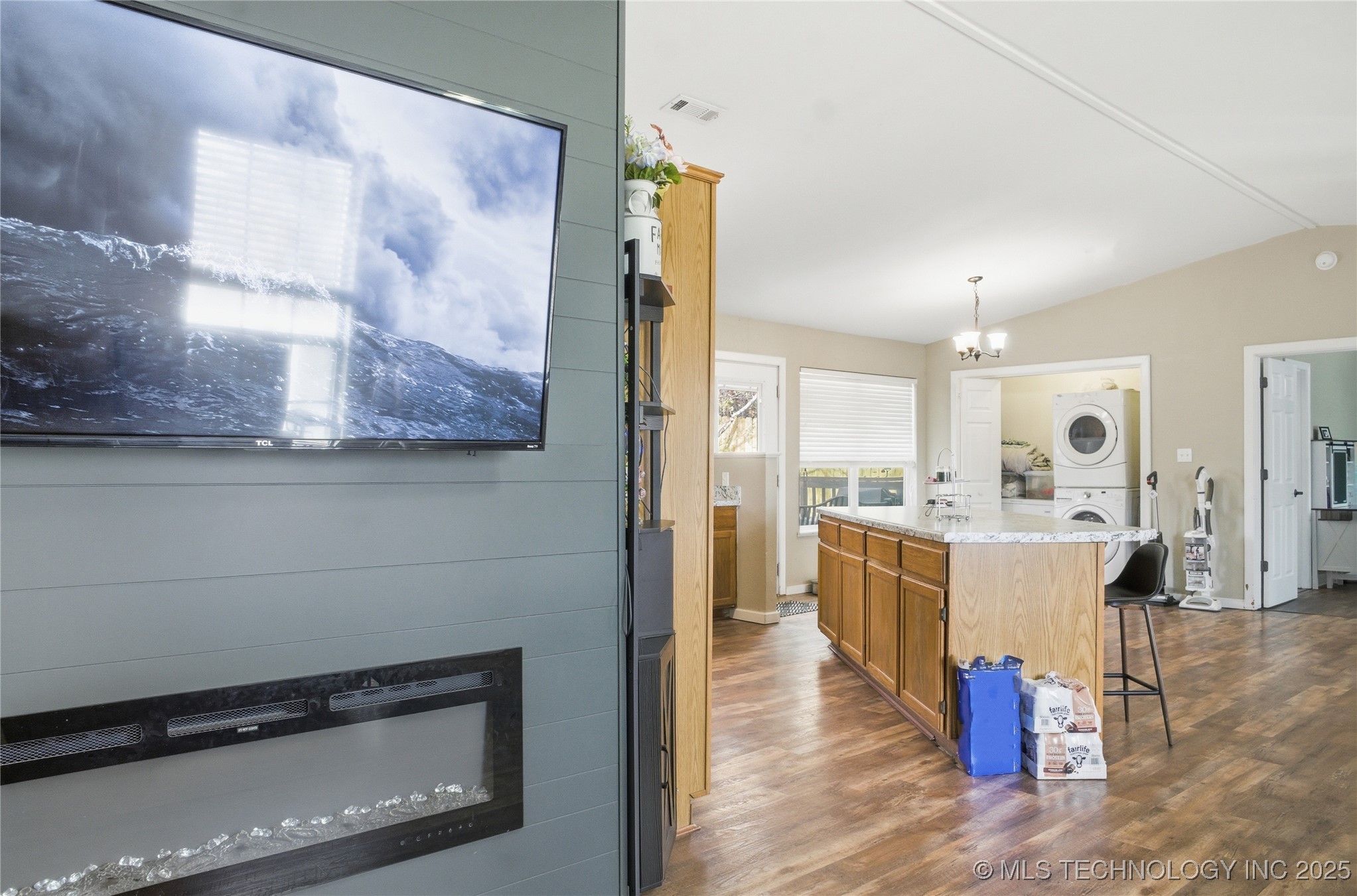 474677 E 611 Property Photo 9