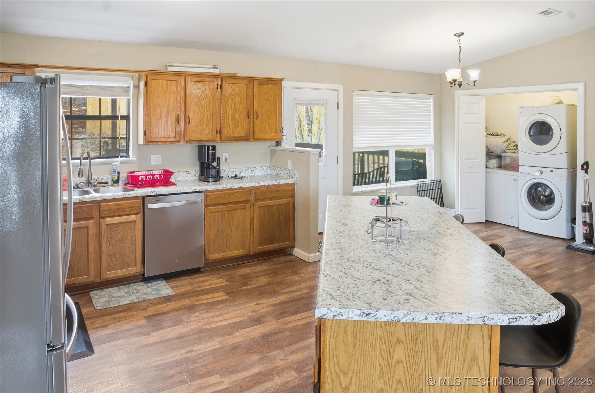 474677 E 611 Property Photo 12