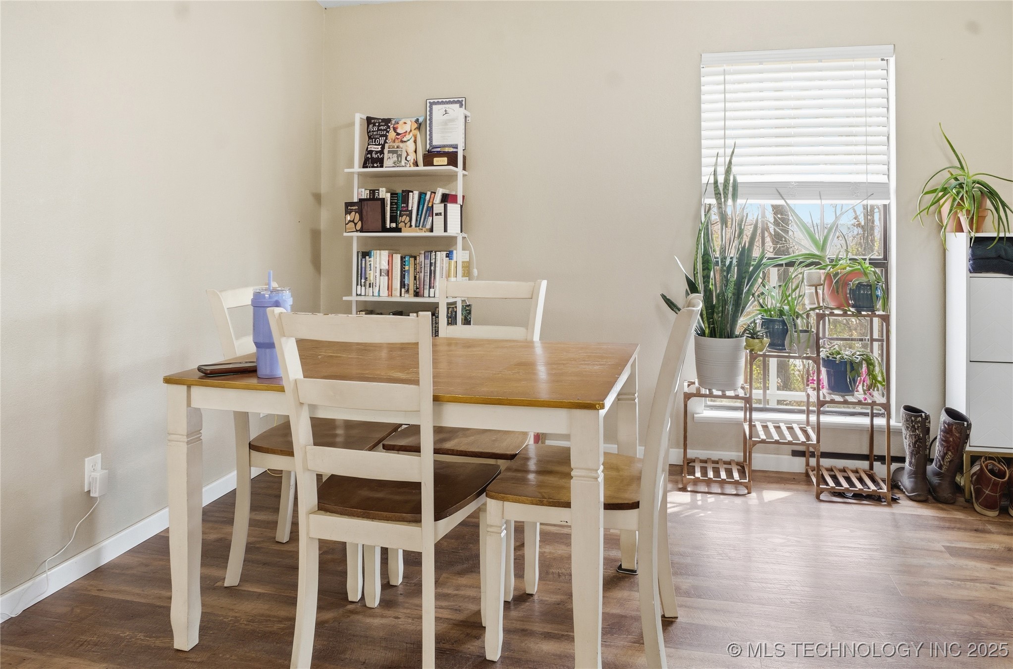 474677 E 611 Property Photo 16