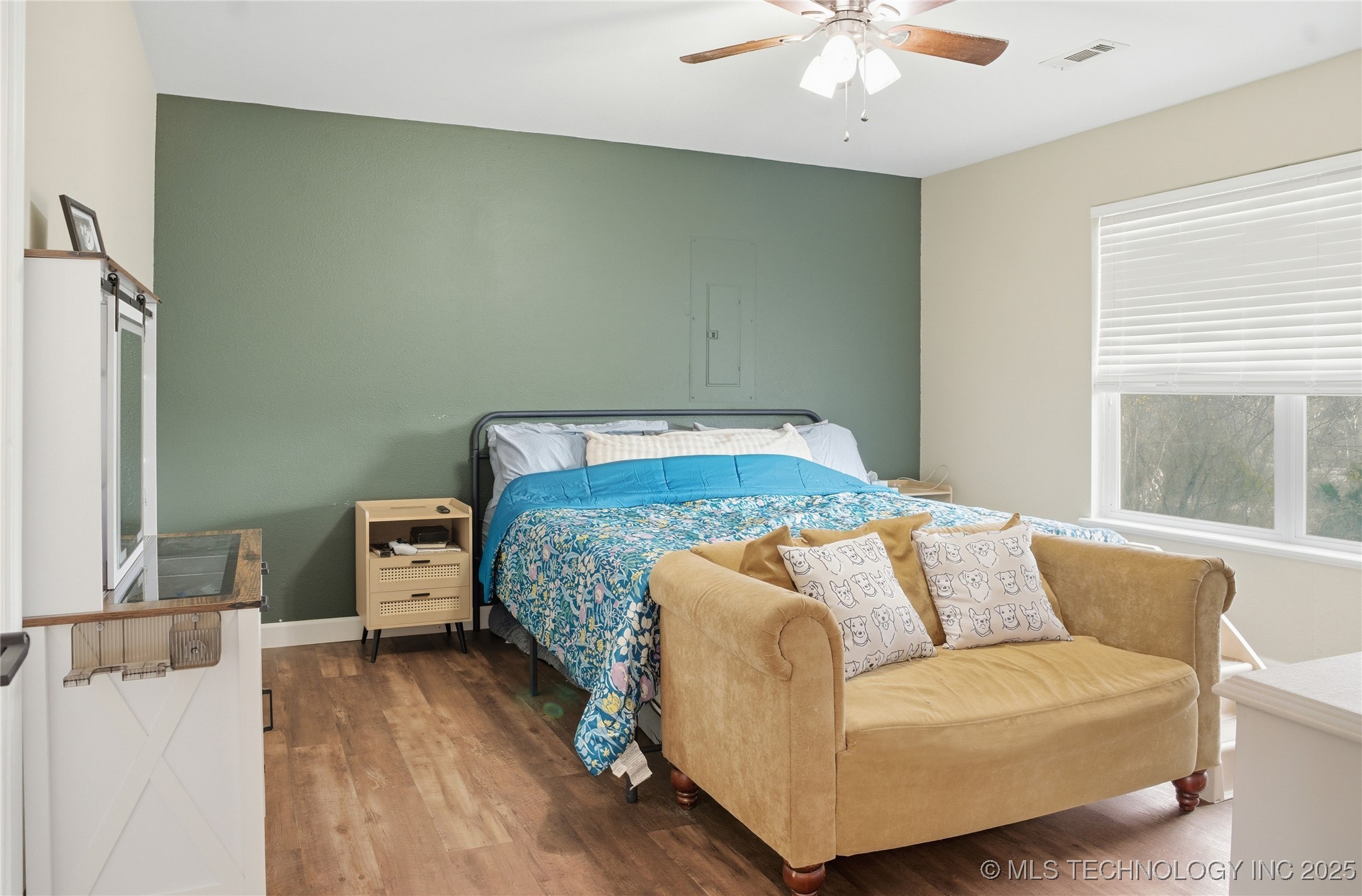 474677 E 611 Property Photo 18