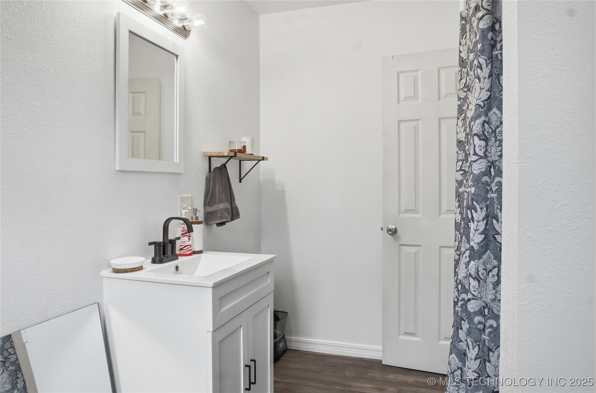 474677 E 611 Property Photo 28