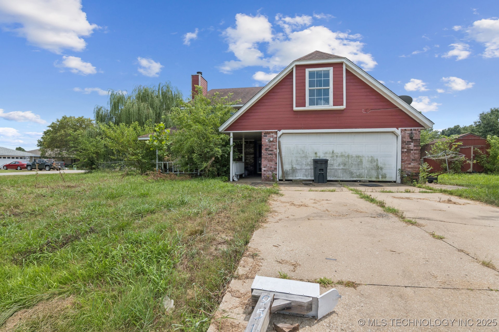 9512 E Sprucewood Drive Property Photo 1