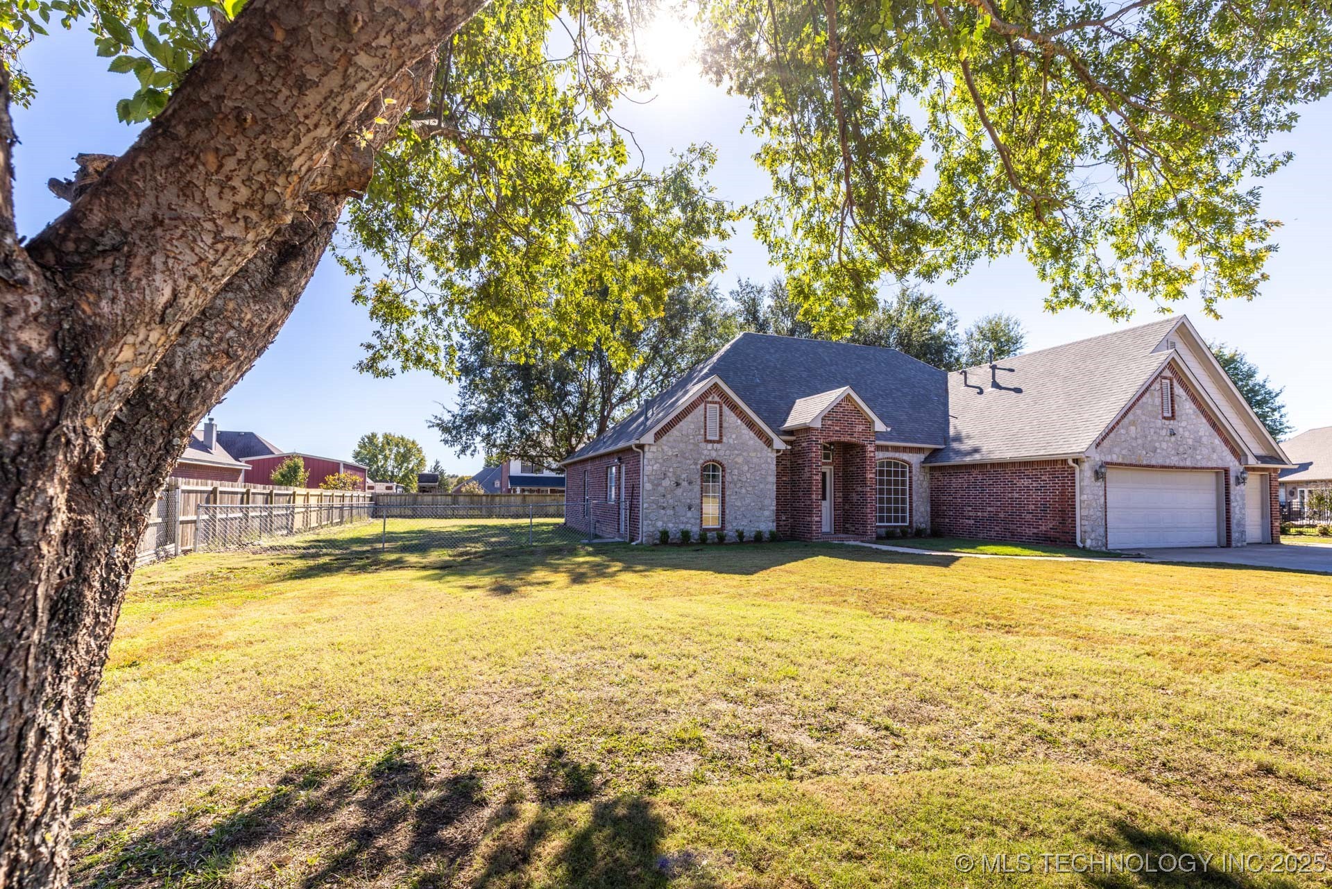 21440 E 104th Street S Property Photo 4