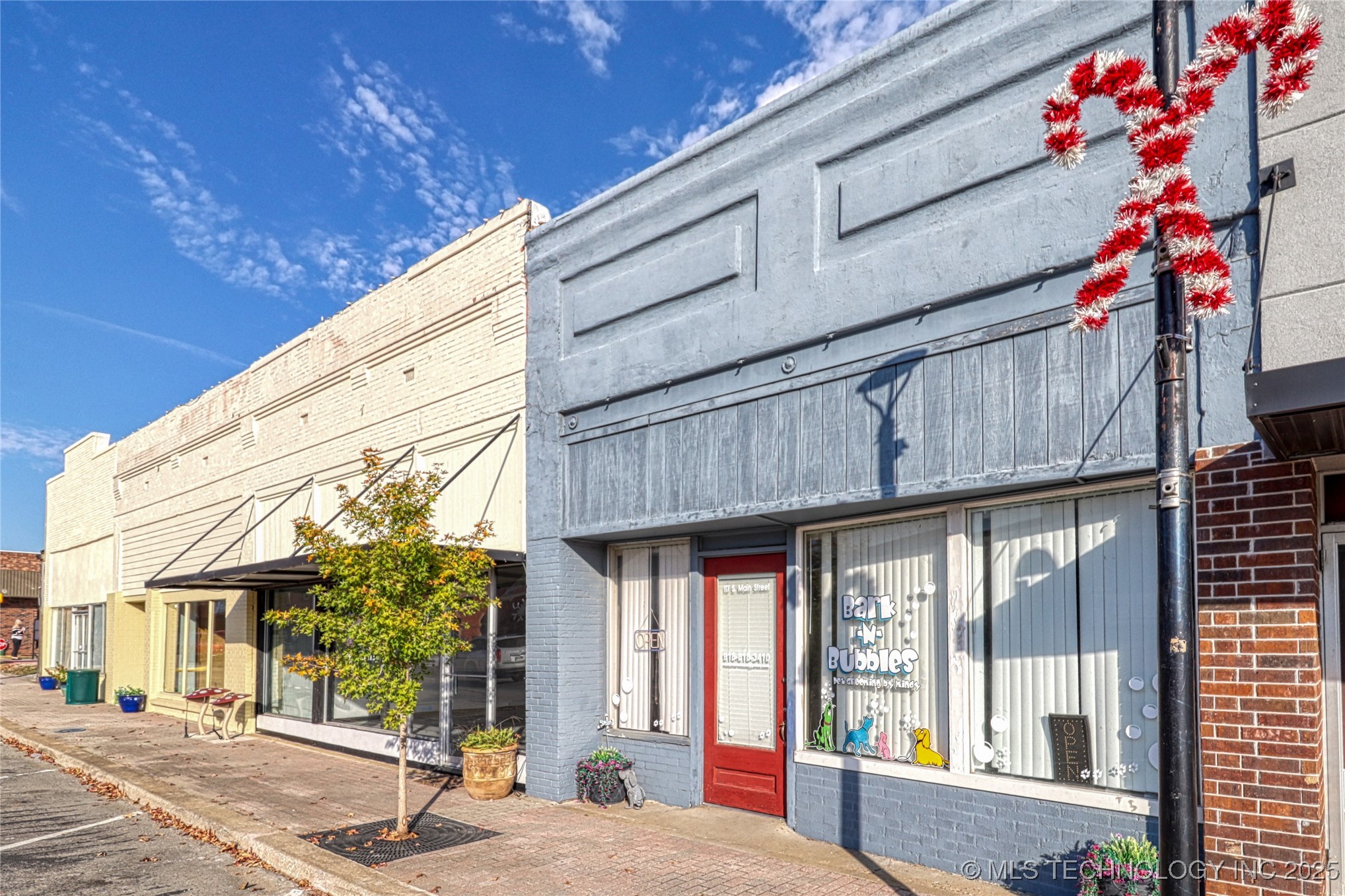 117 S Main Property Photo 2