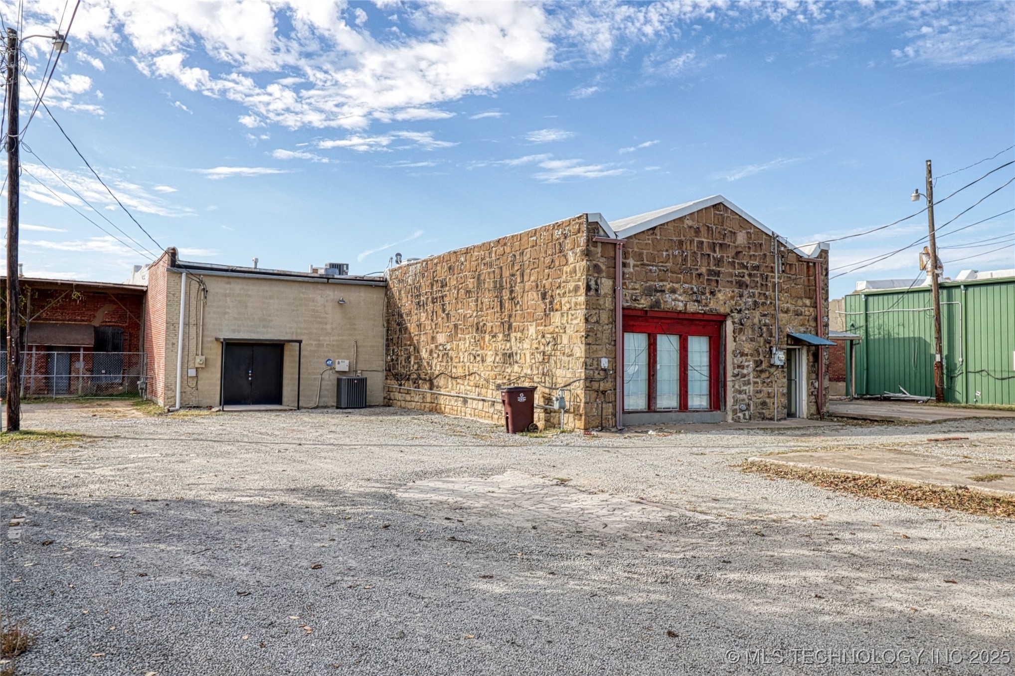 117 S Main Property Photo 13