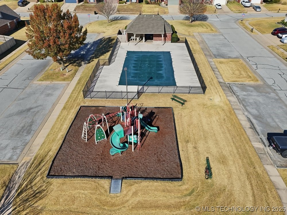 2712 W Natchez Street Property Photo 5