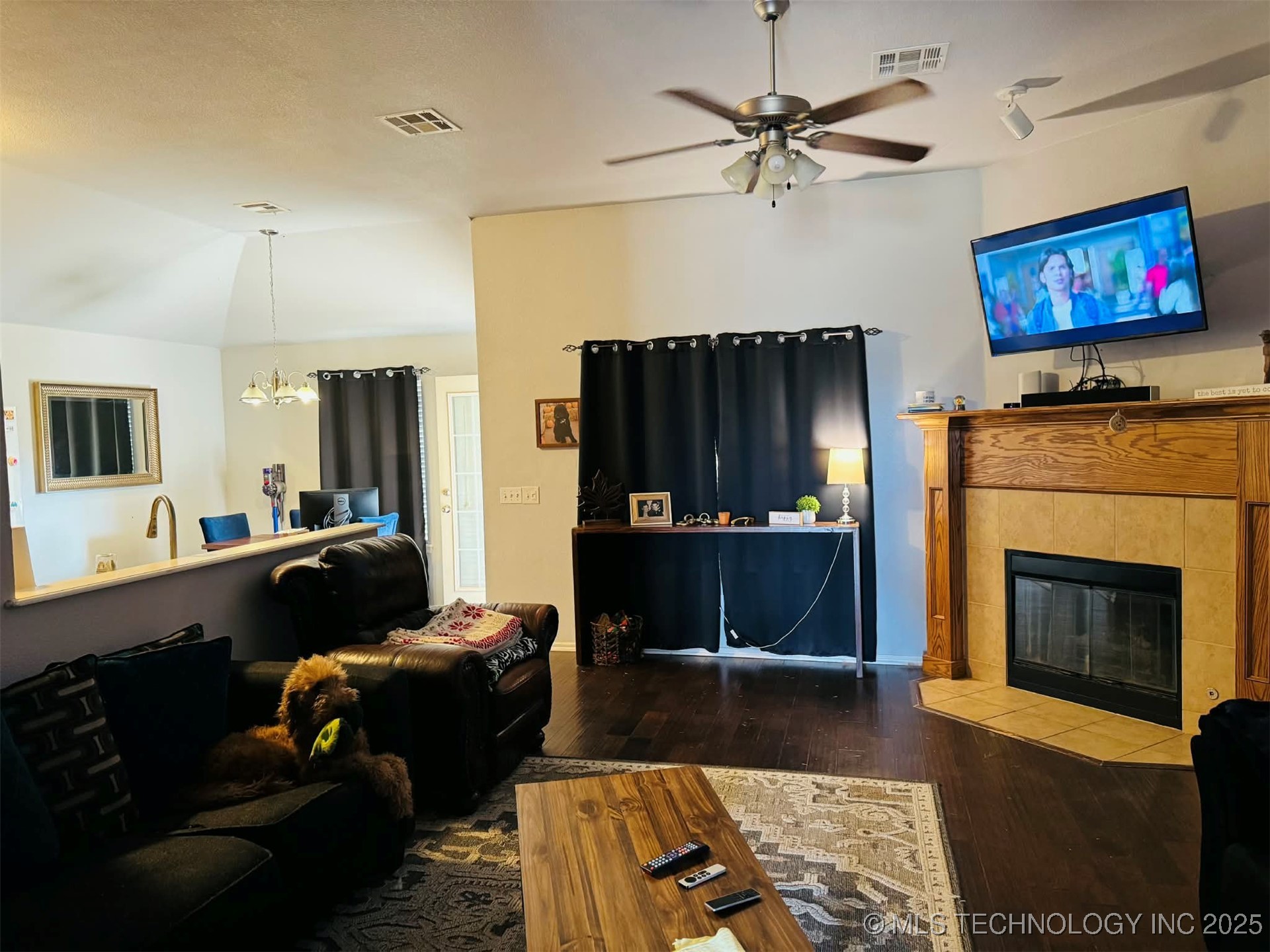 4008 Red Apple Property Photo 4