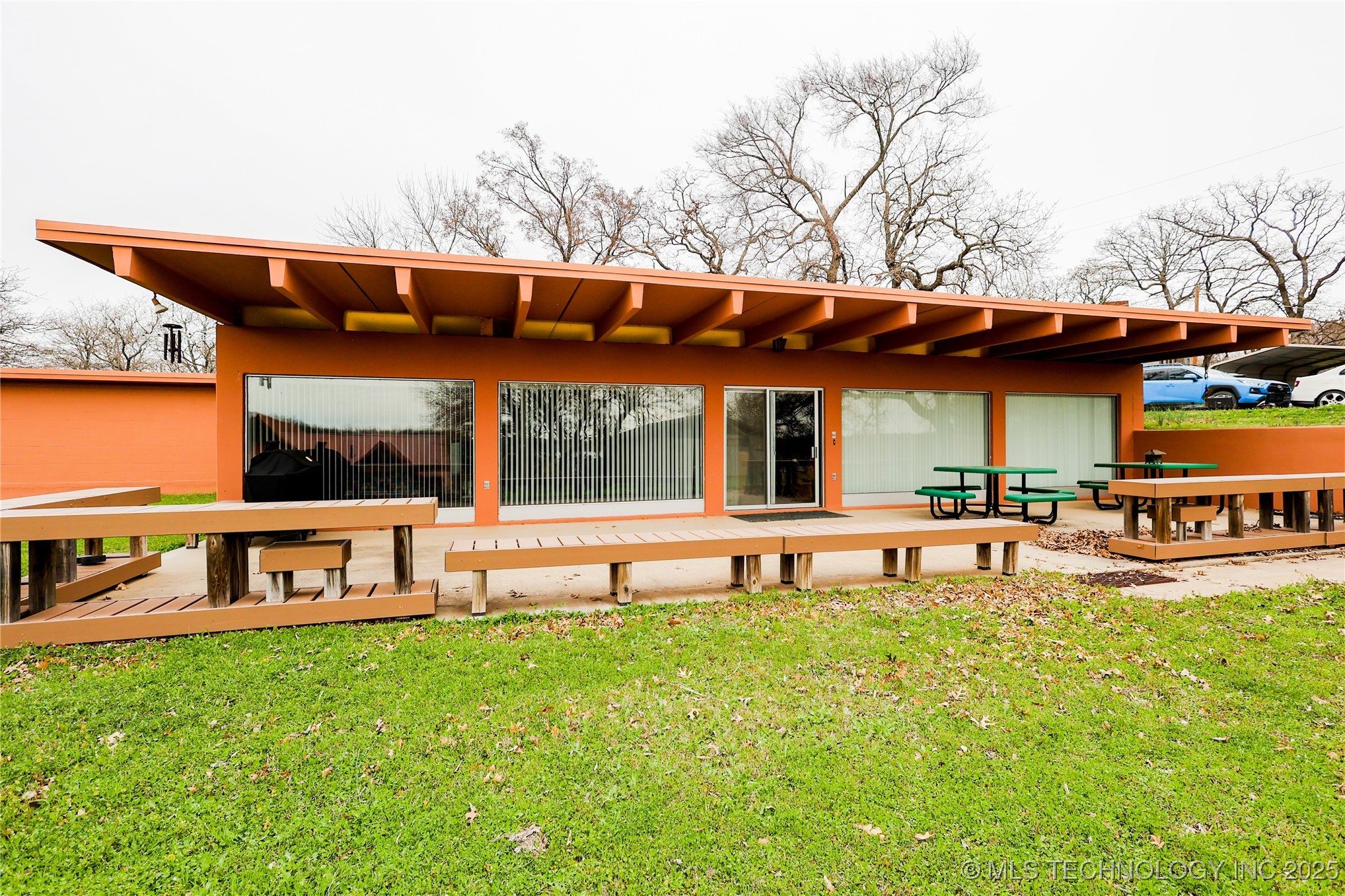 2664 Spence Property Photo 1