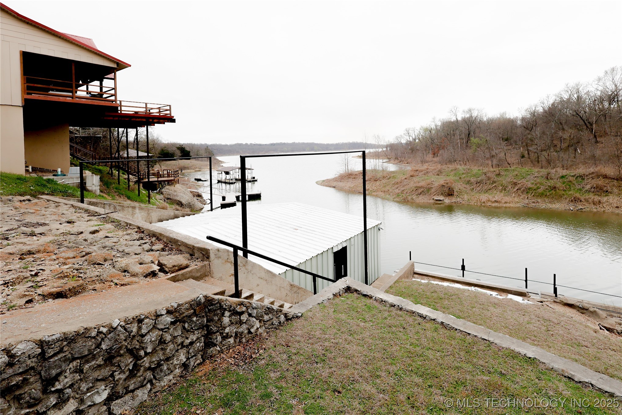 2664 Spence Property Photo 9