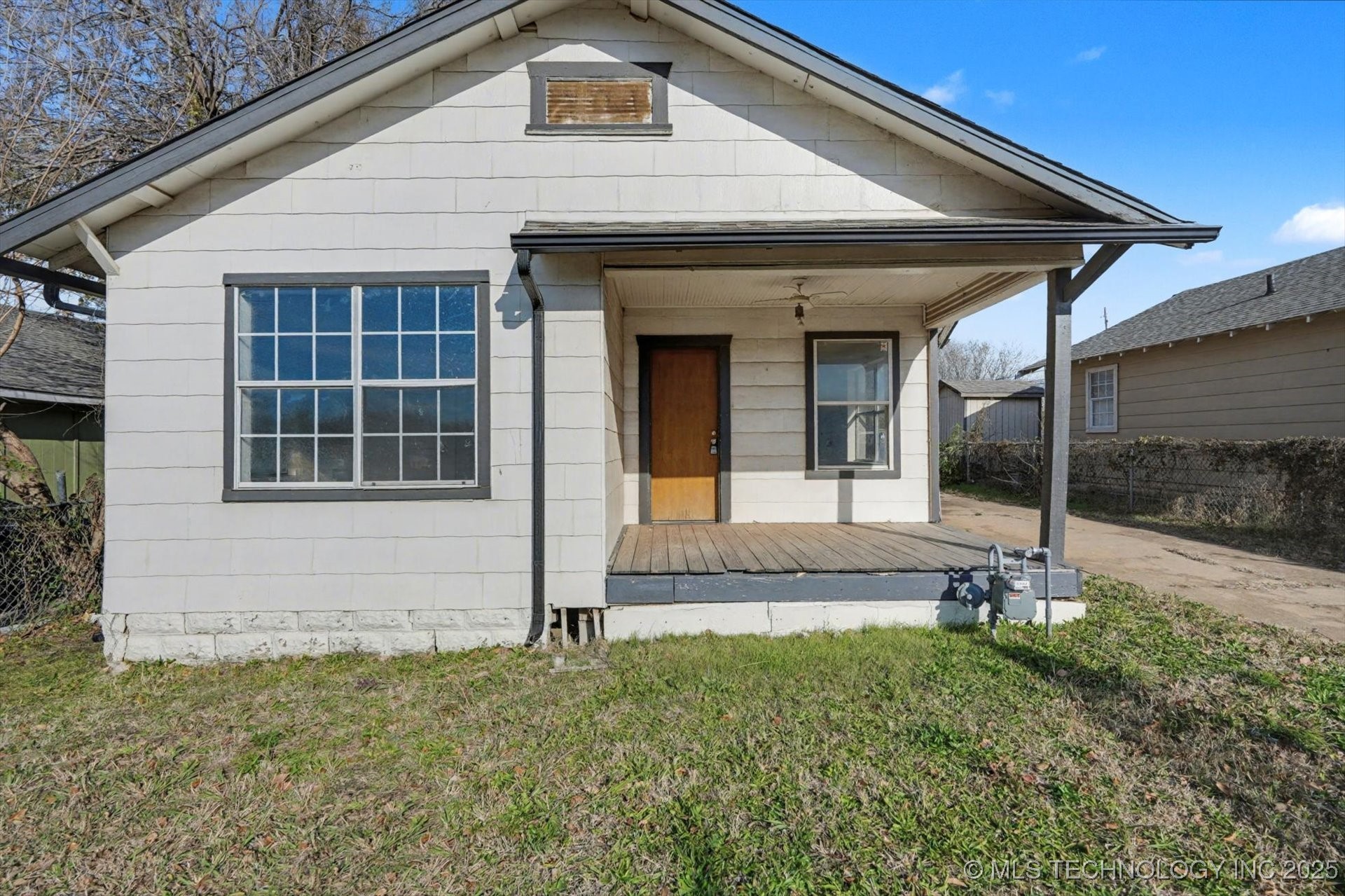 2229 E Oklahoma Street Property Photo 3