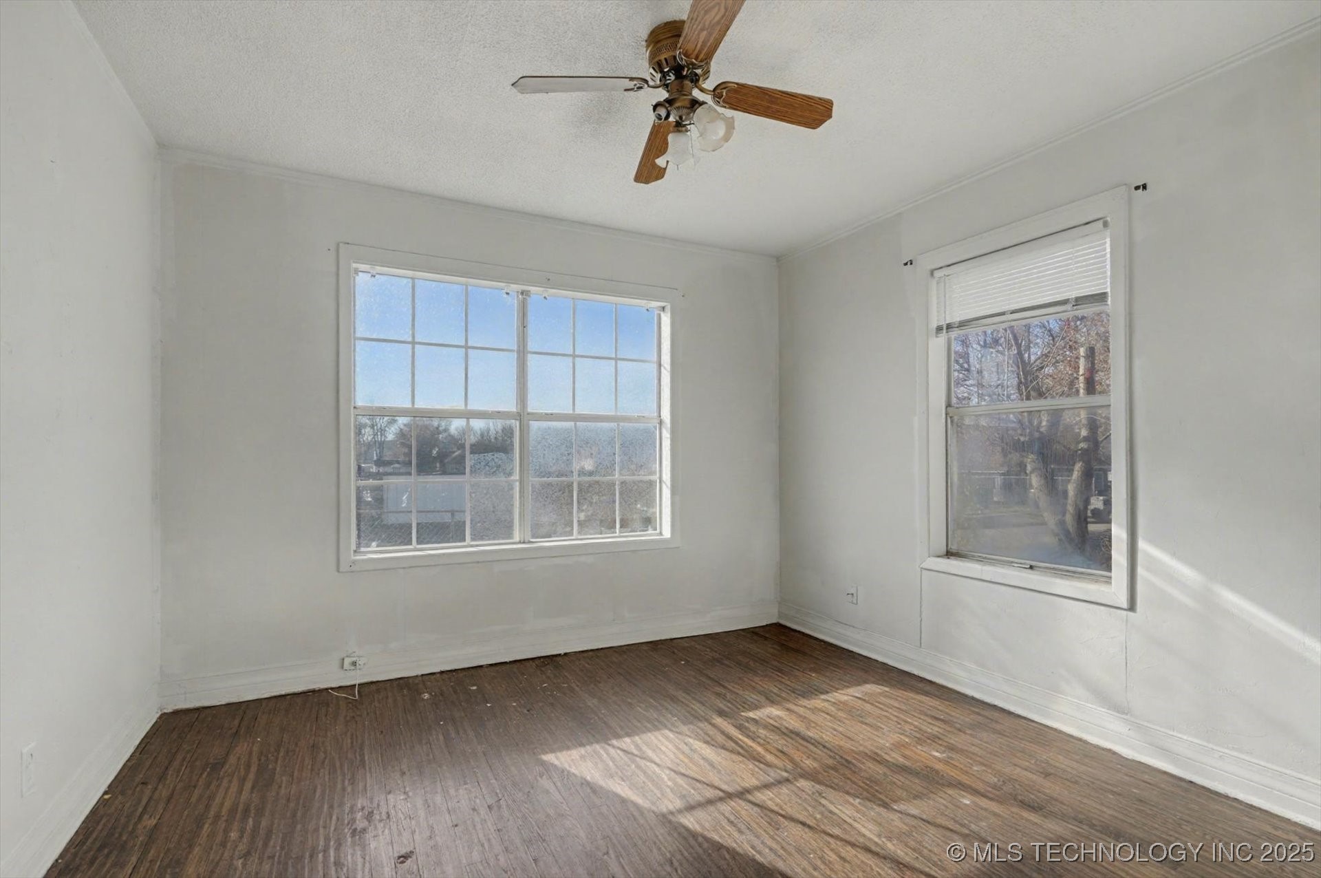 2229 E Oklahoma Street Property Photo 9