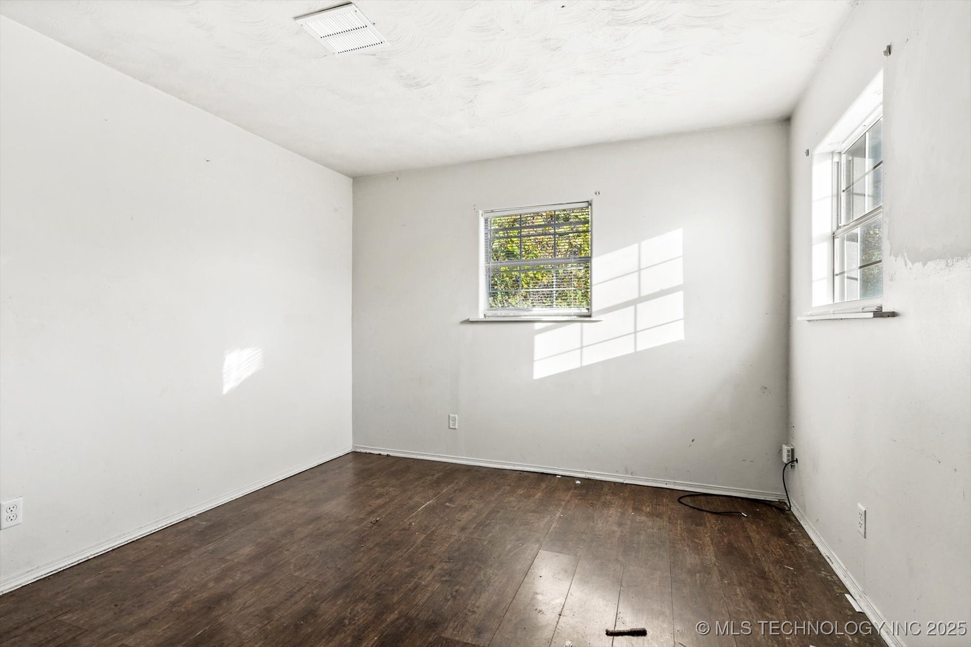 2229 E Oklahoma Street Property Photo 15