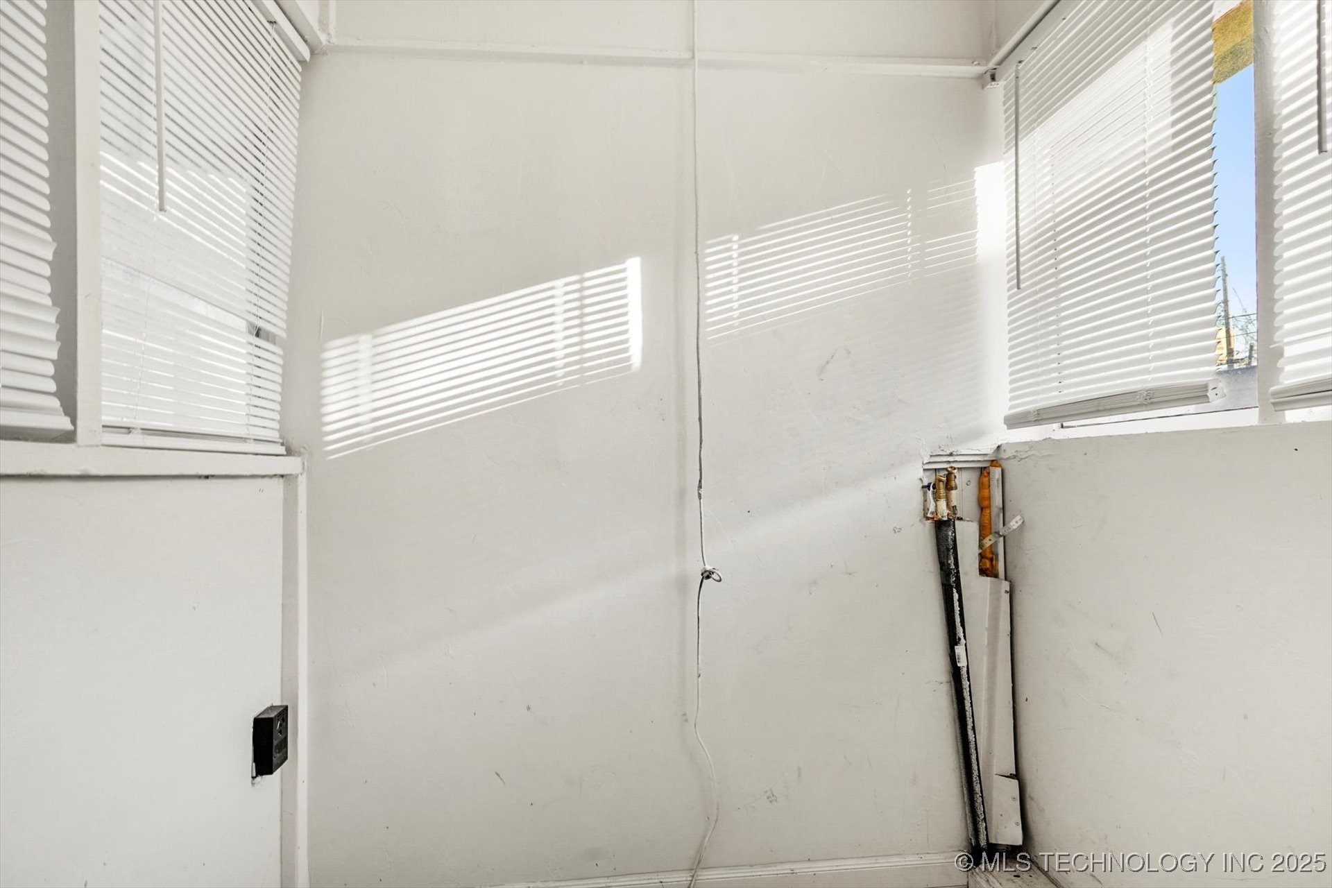 2229 E Oklahoma Street Property Photo 18