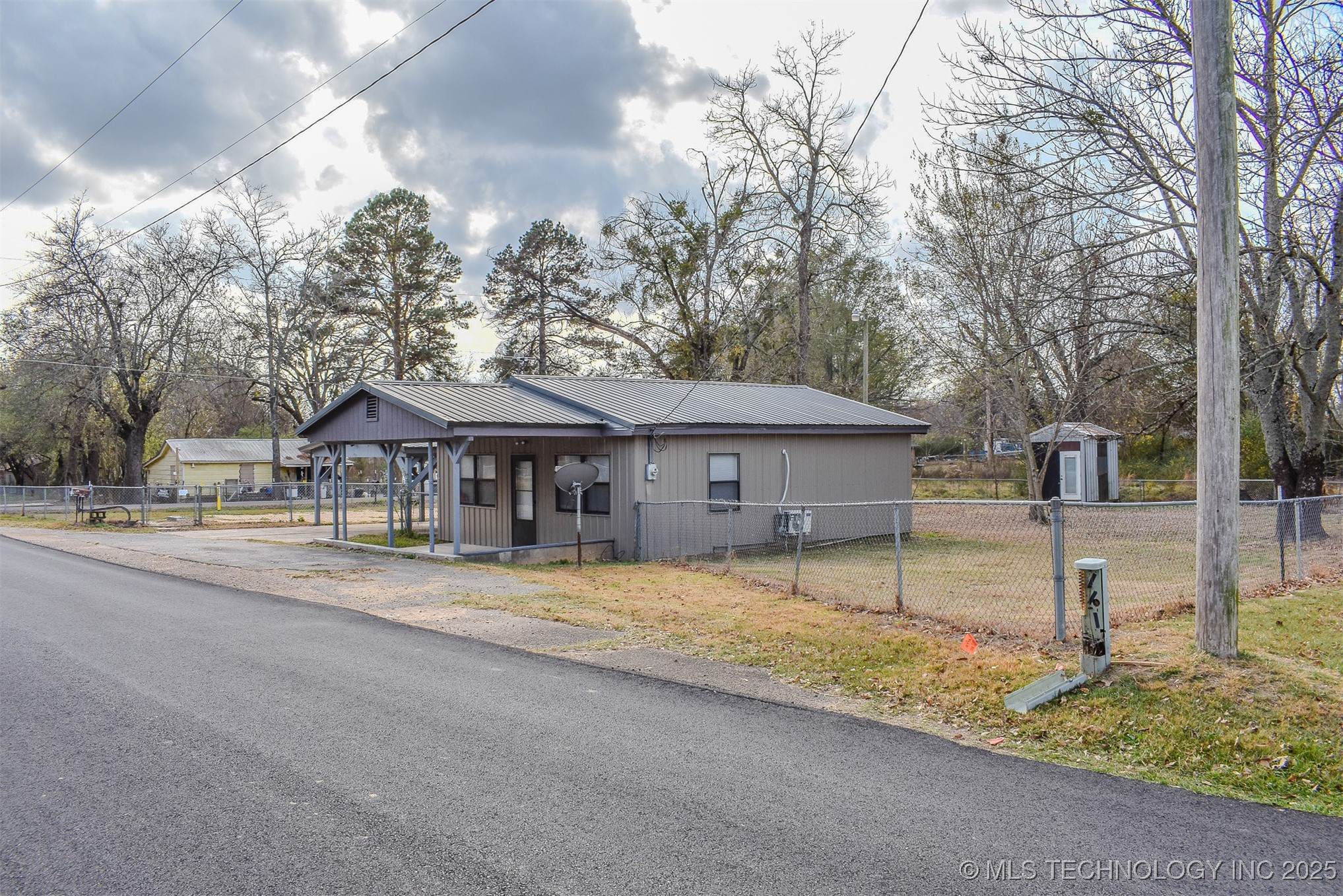 406 Se I Street Property Photo 3