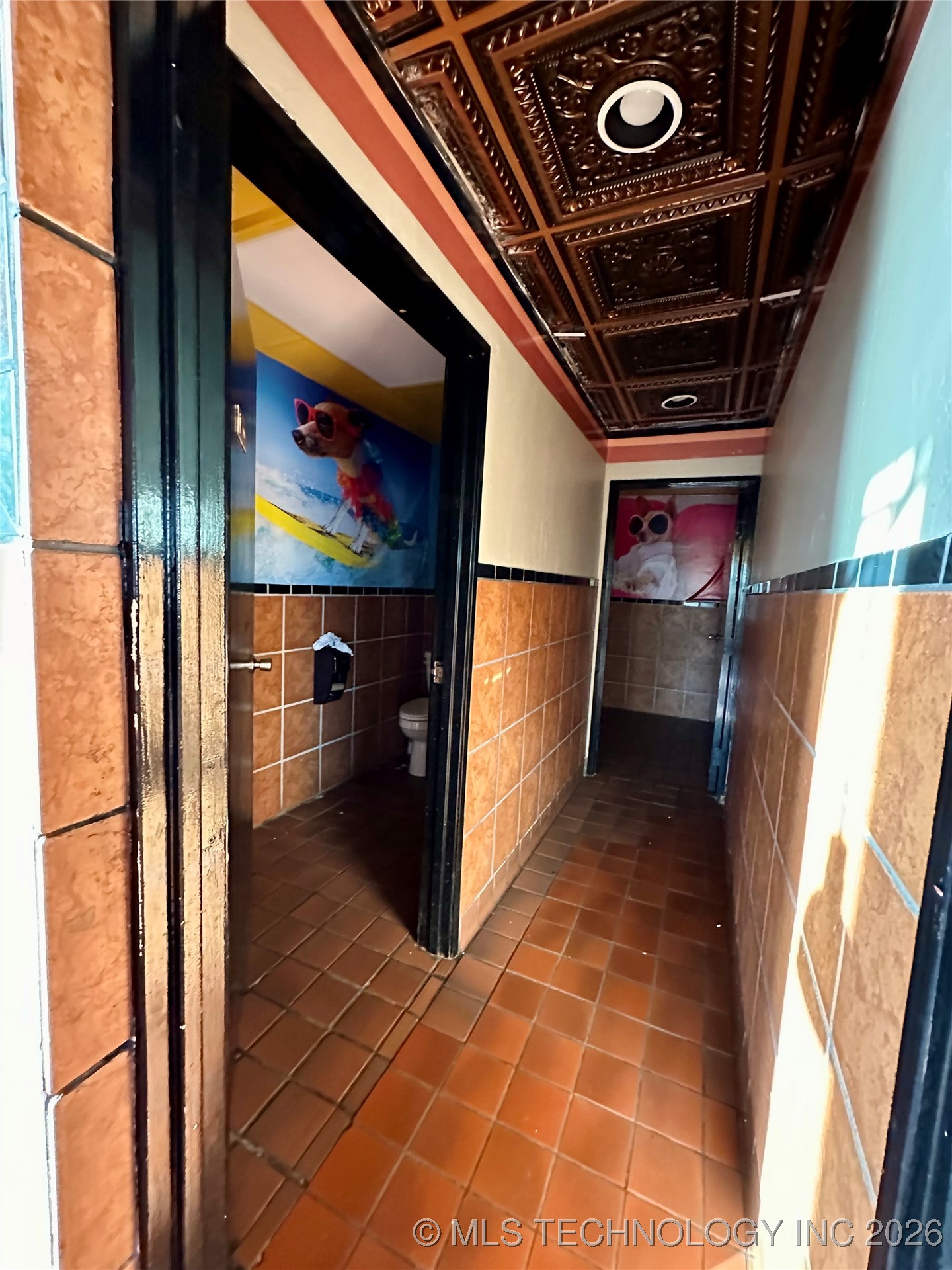 1906 W Broadway Property Photo 15