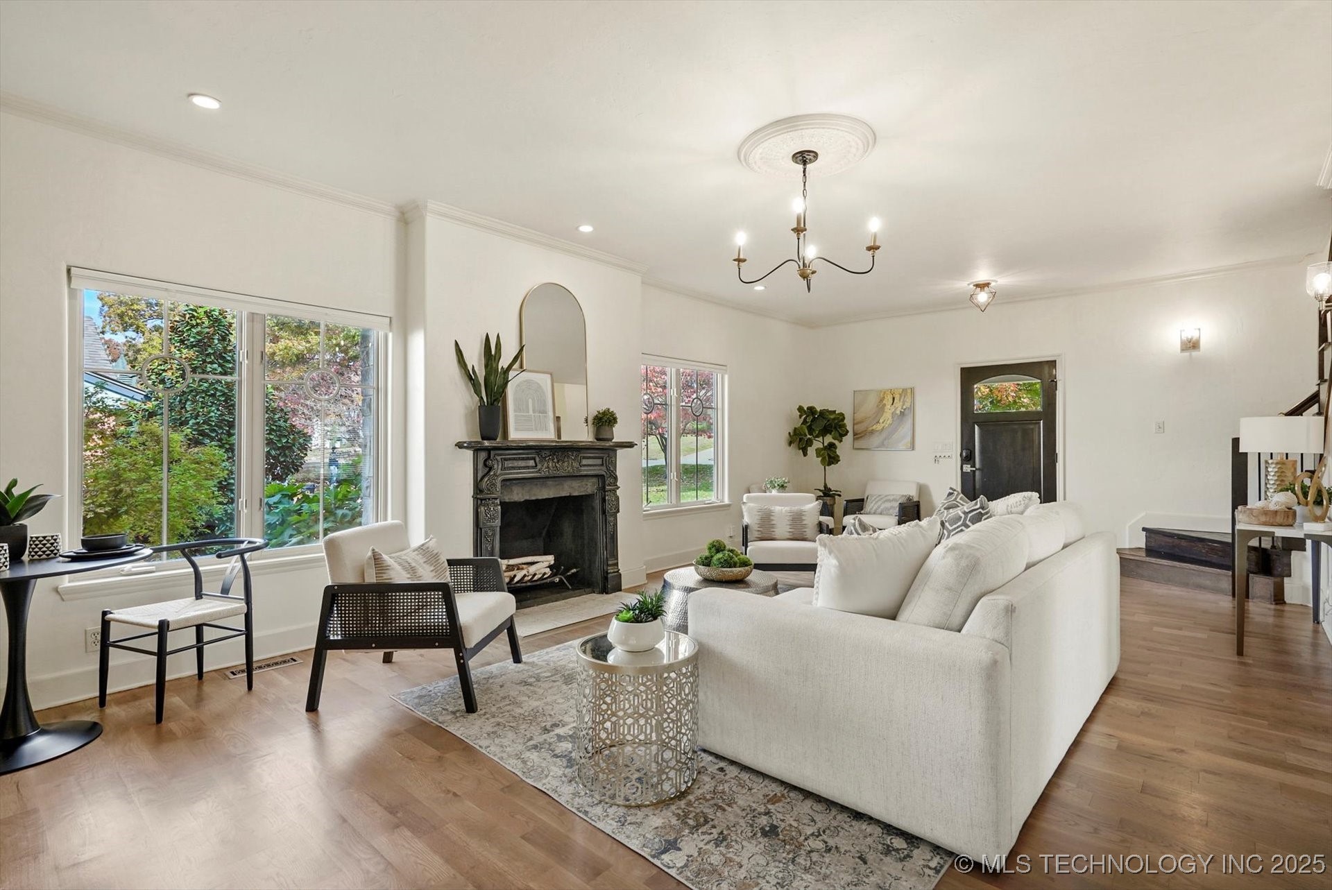 3532 S Utica Avenue Property Photo 8