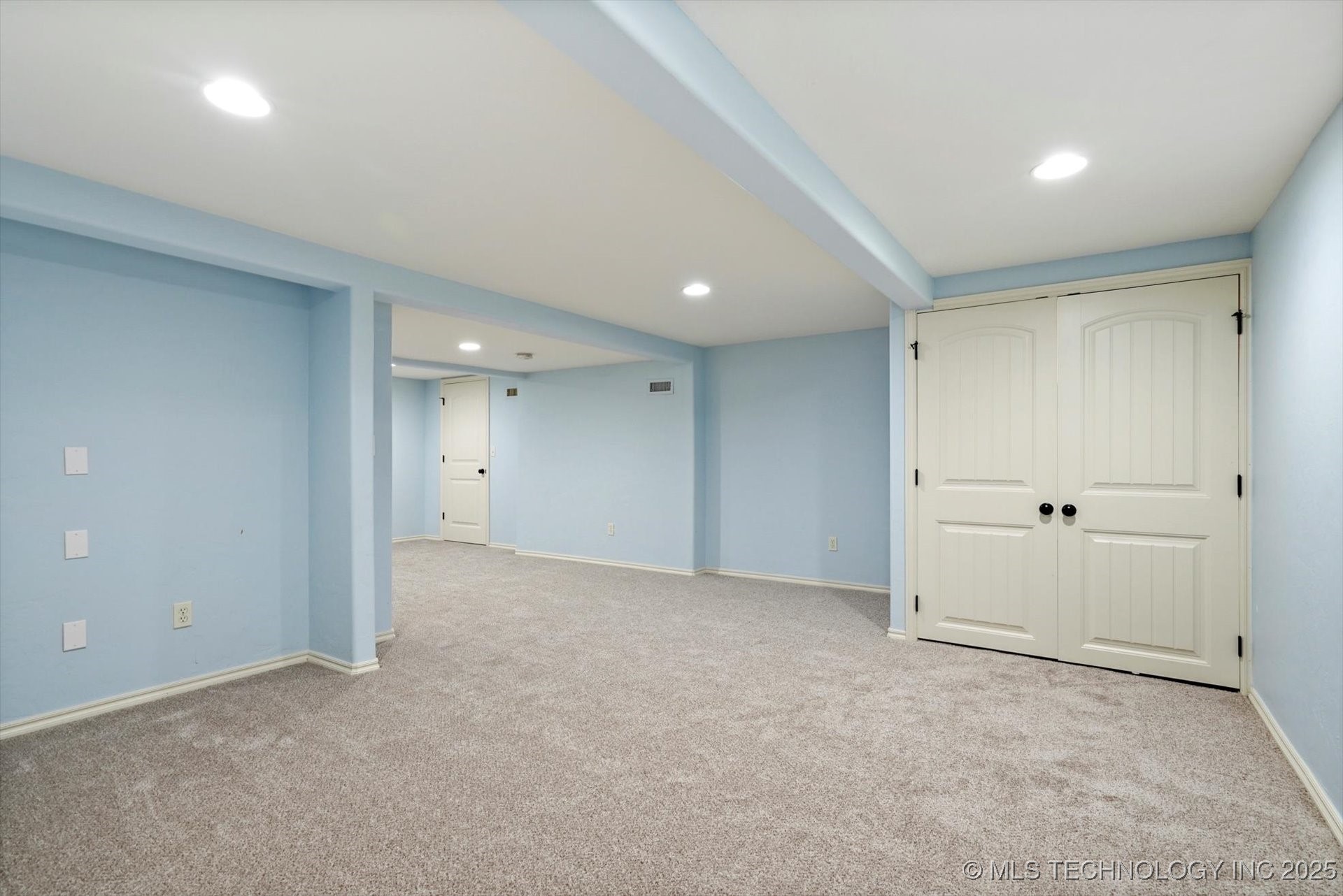 3532 S Utica Avenue Property Photo 34