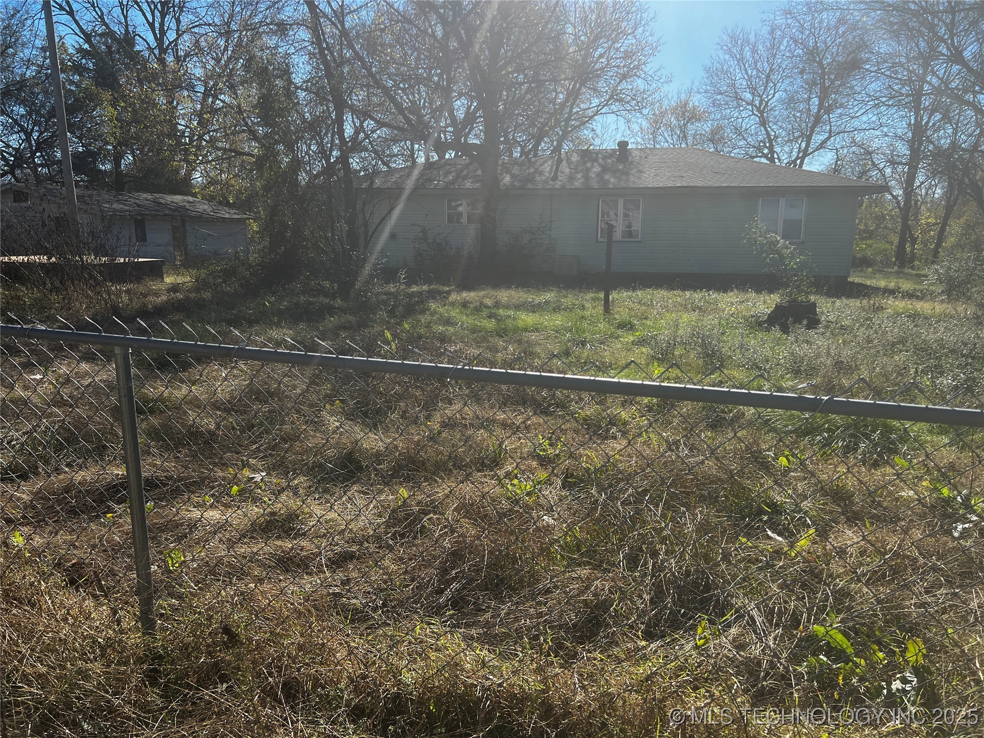 5260 Sawmill Road Property Photo 3