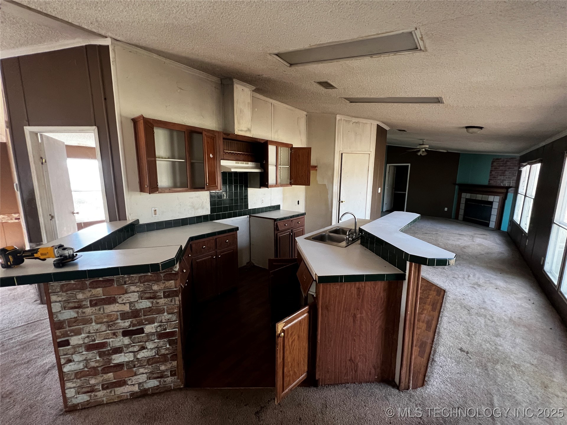 5260 Sawmill Road Property Photo 4