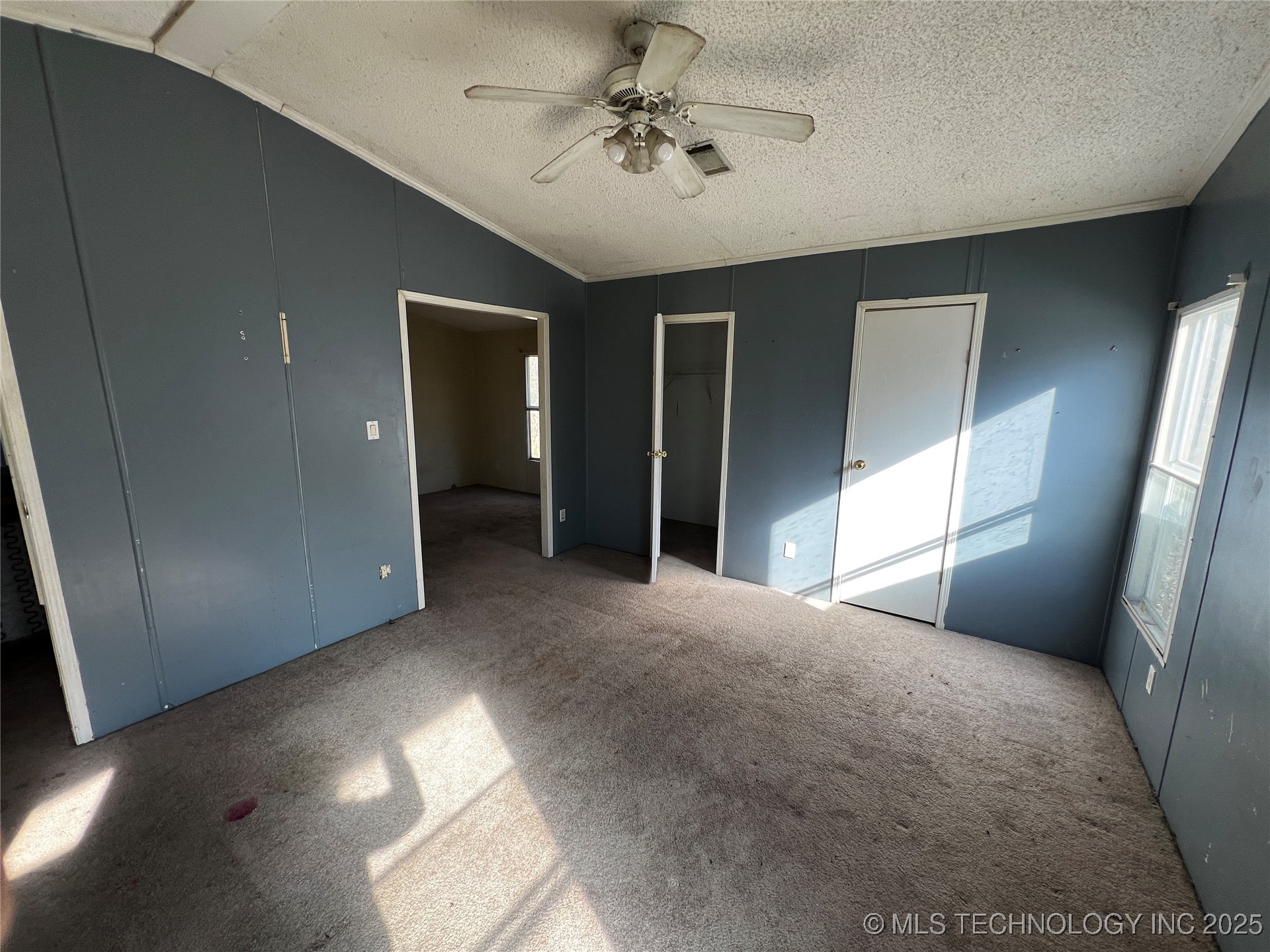 5260 Sawmill Road Property Photo 5