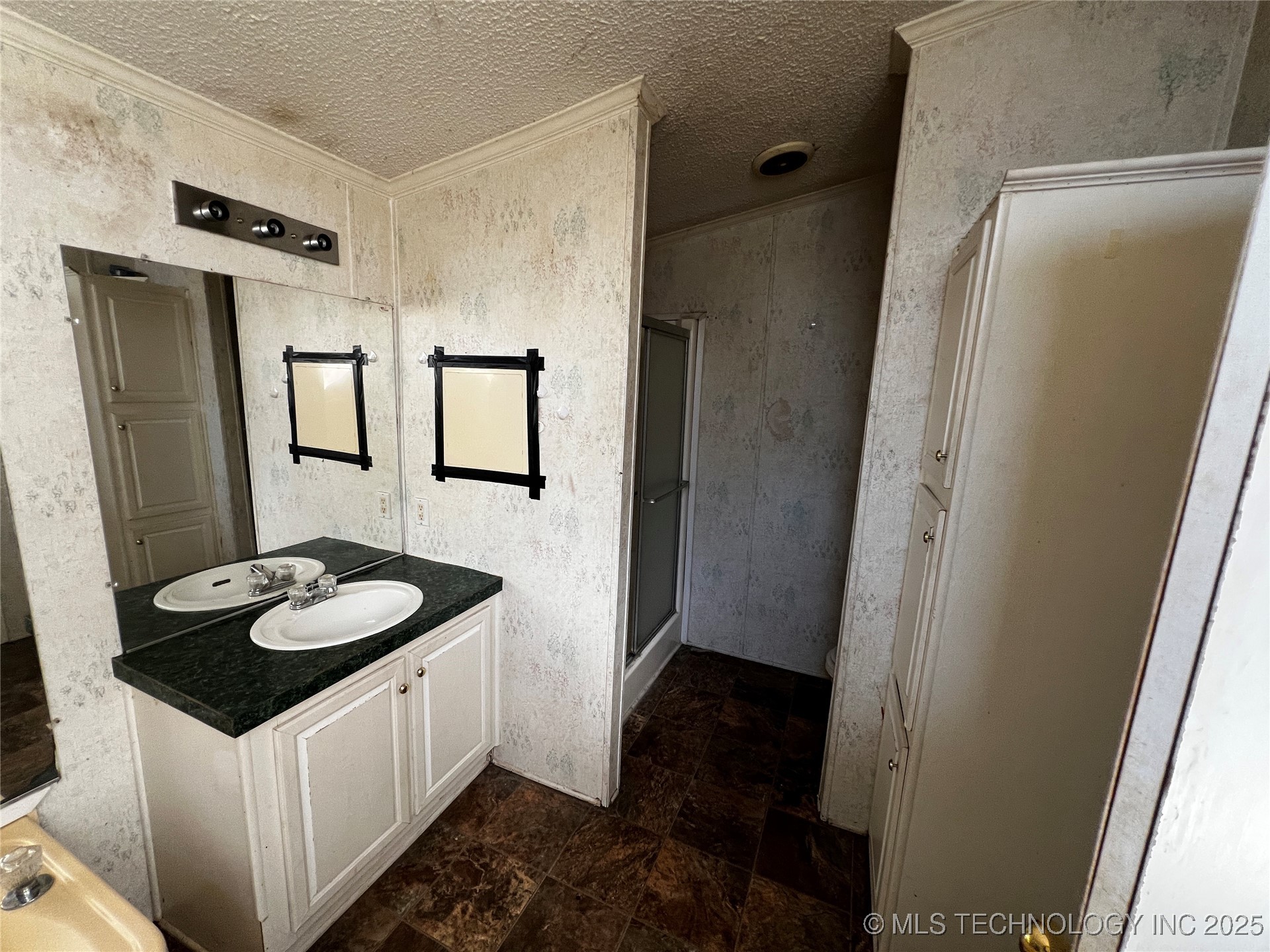 5260 Sawmill Road Property Photo 6