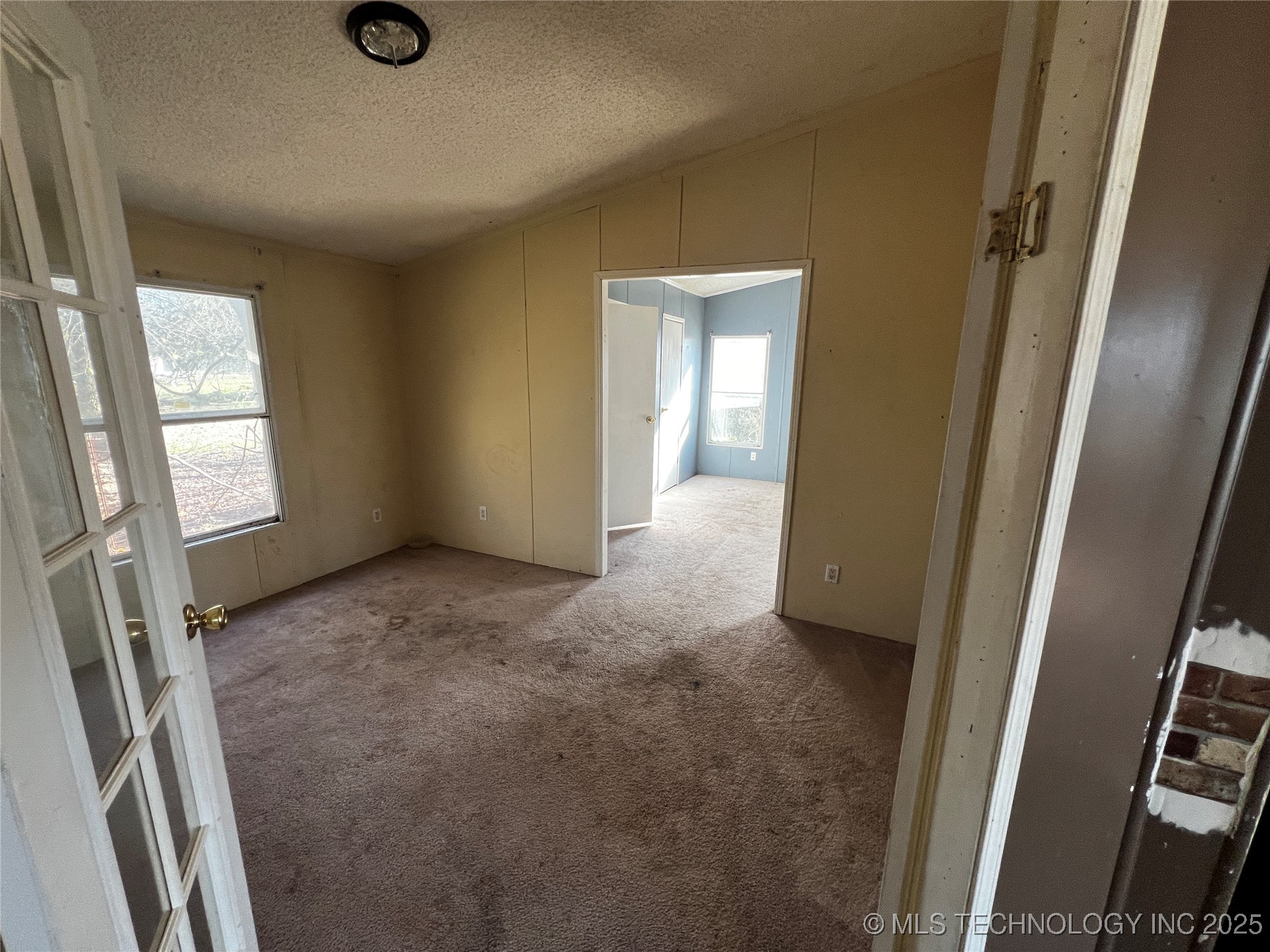5260 Sawmill Road Property Photo 7