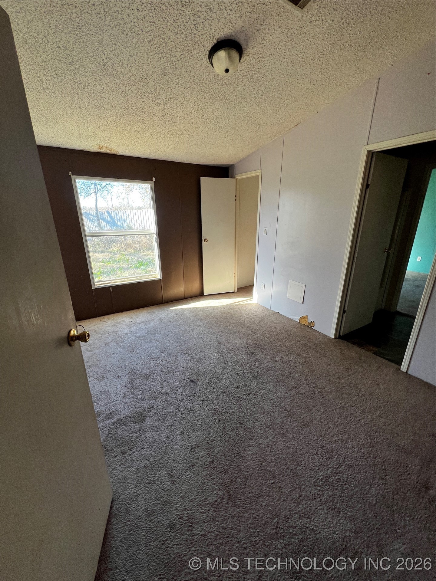 5260 Sawmill Road Property Photo 8