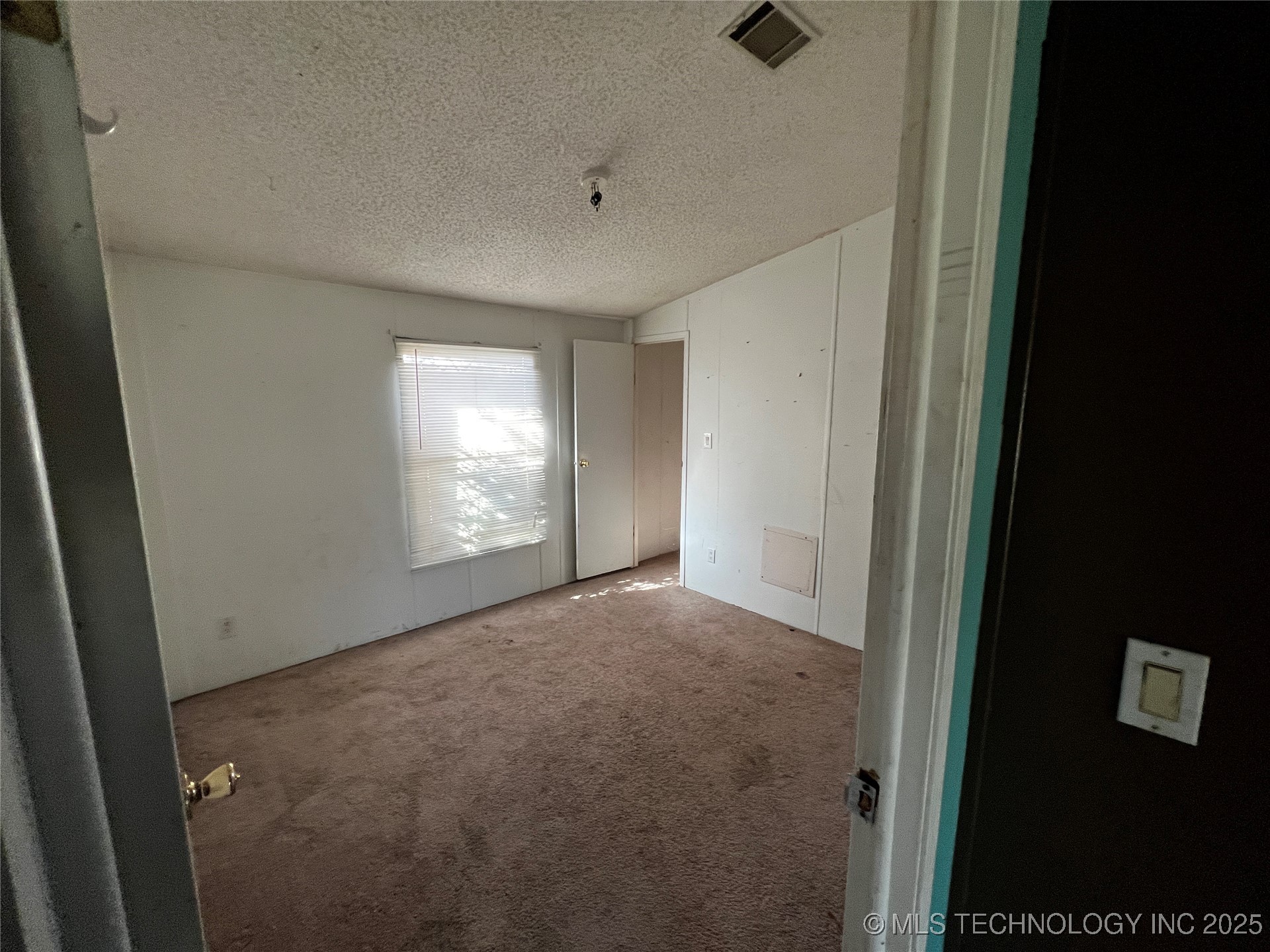 5260 Sawmill Road Property Photo 11