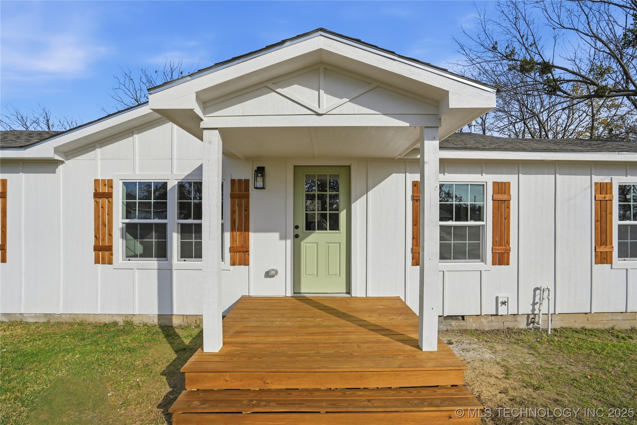 311 E Indiana Avenue Property Photo 7