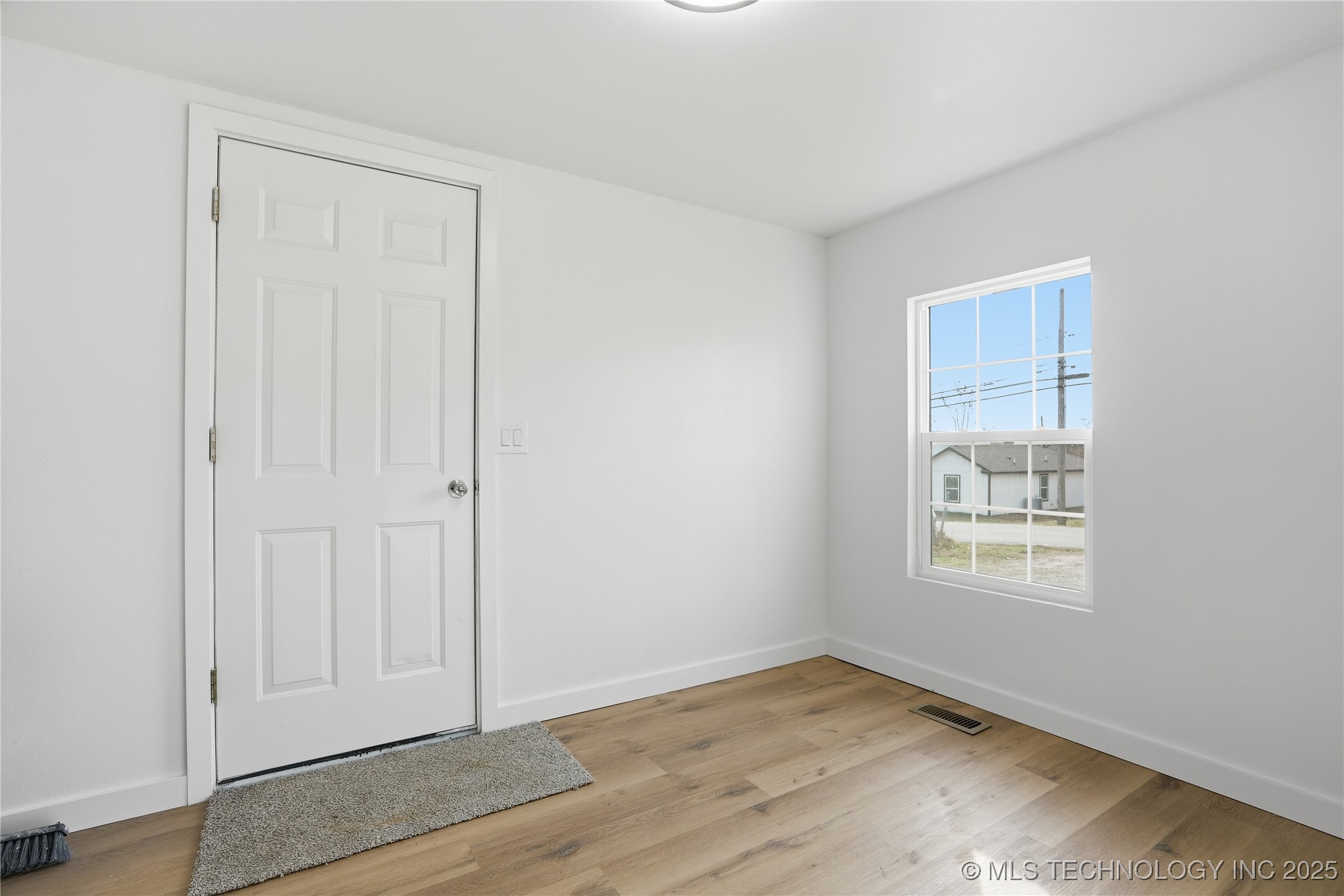 311 E Indiana Avenue Property Photo 18