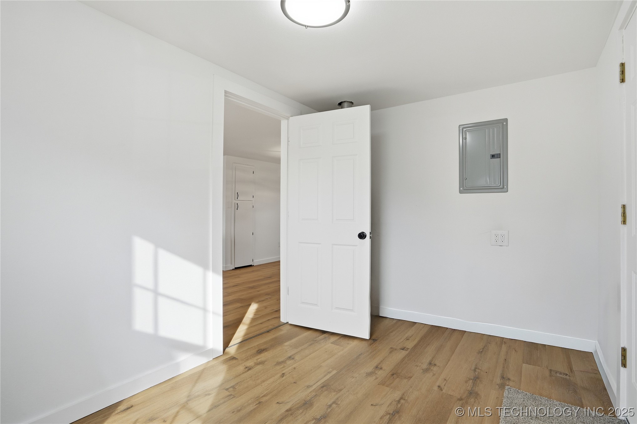 311 E Indiana Avenue Property Photo 19