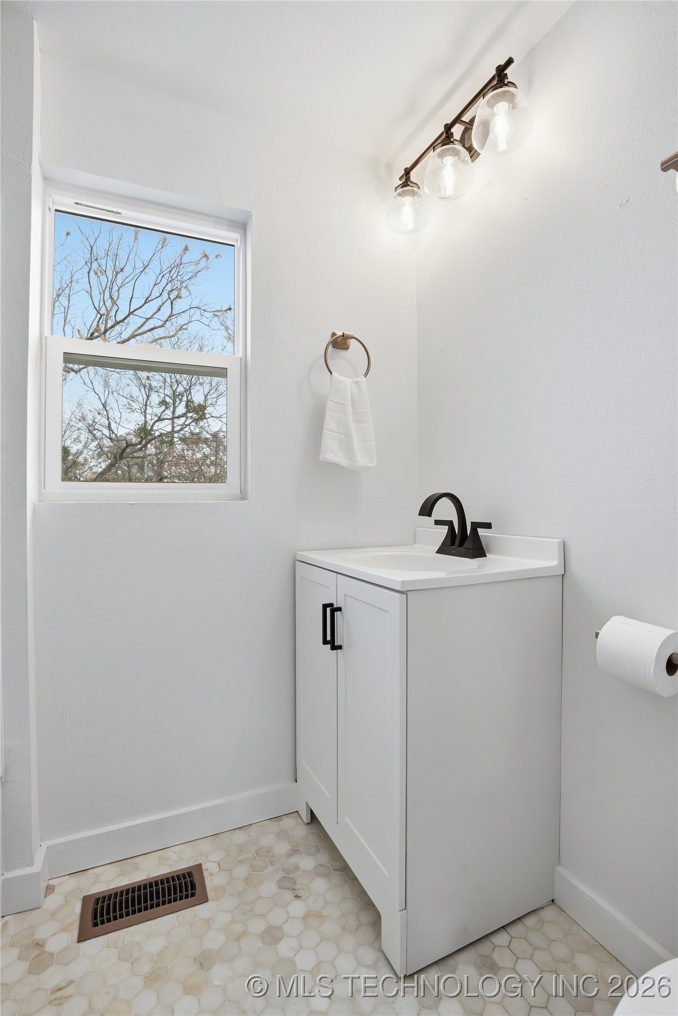 311 E Indiana Avenue Property Photo 20