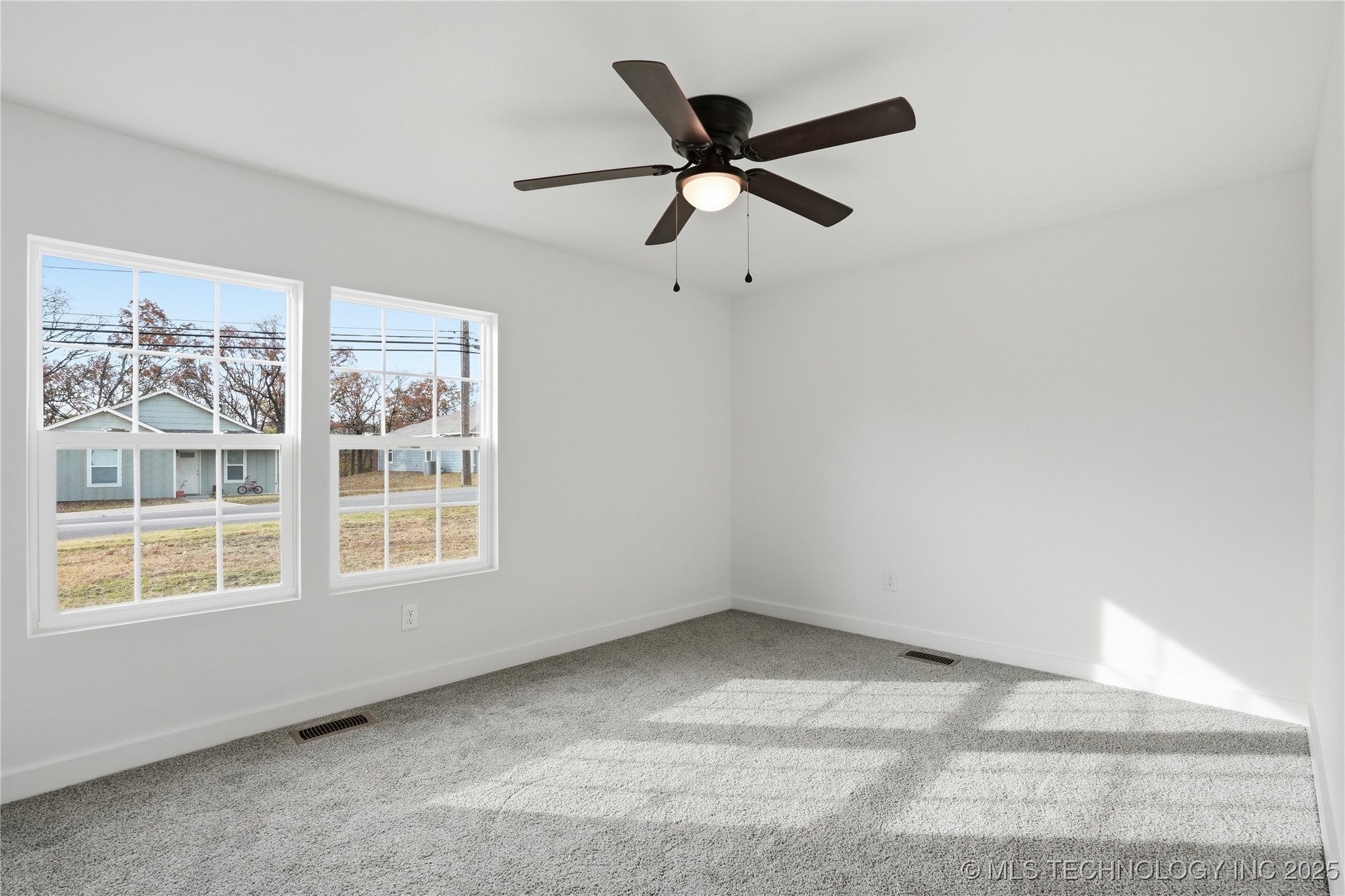 311 E Indiana Avenue Property Photo 22