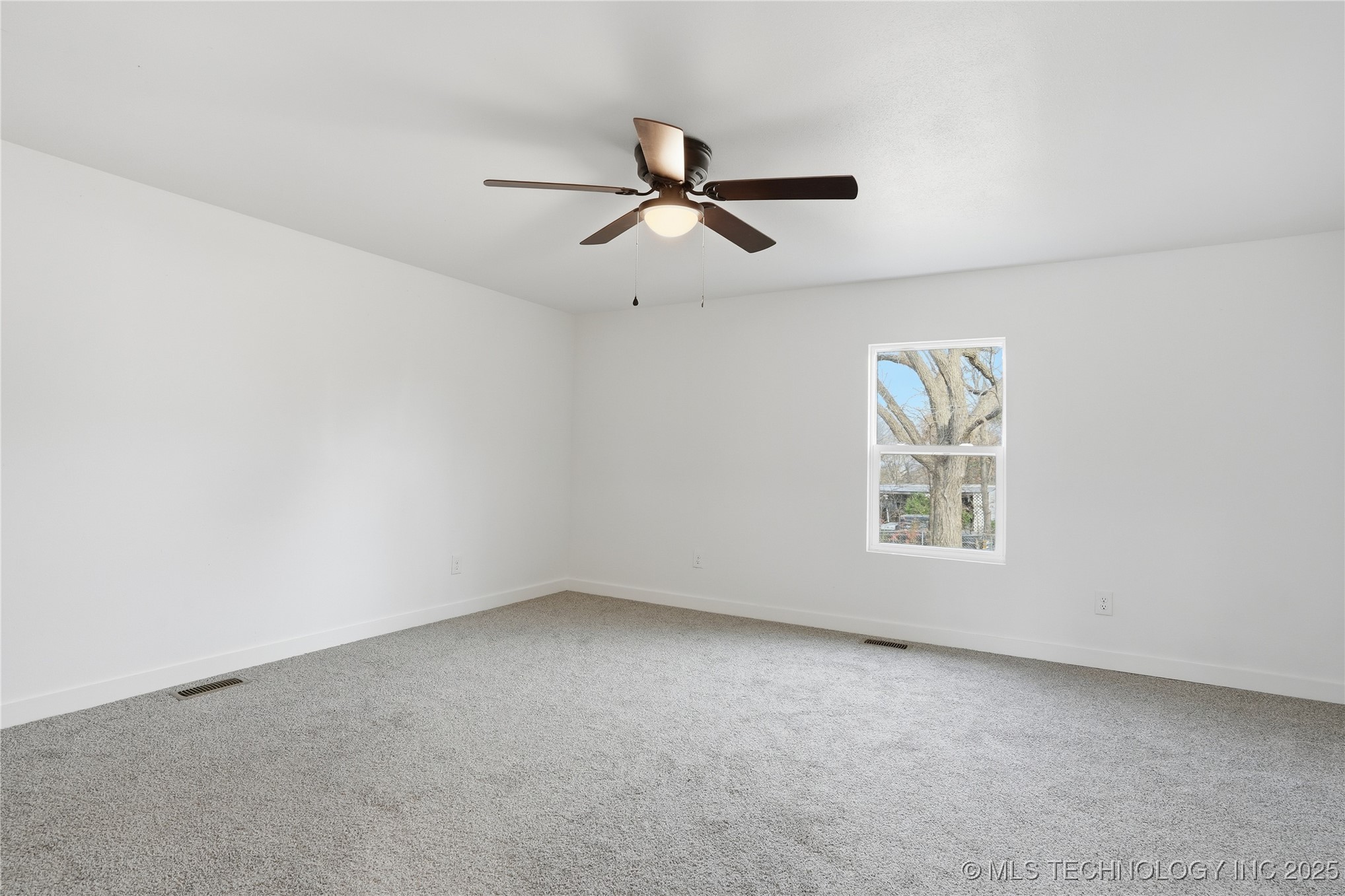 311 E Indiana Avenue Property Photo 24