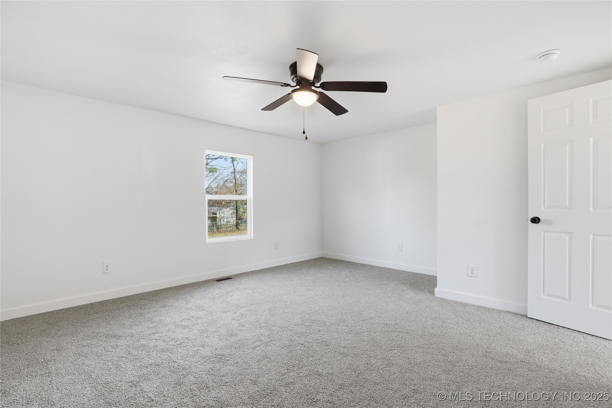 311 E Indiana Avenue Property Photo 26