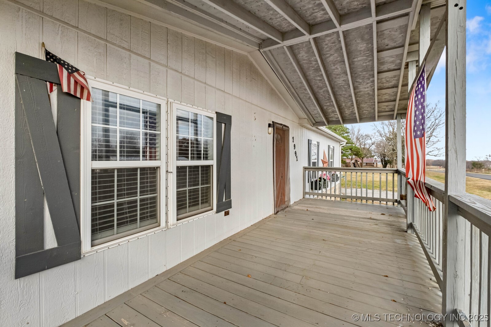 1991 N Colcord Avenue Property Photo 4