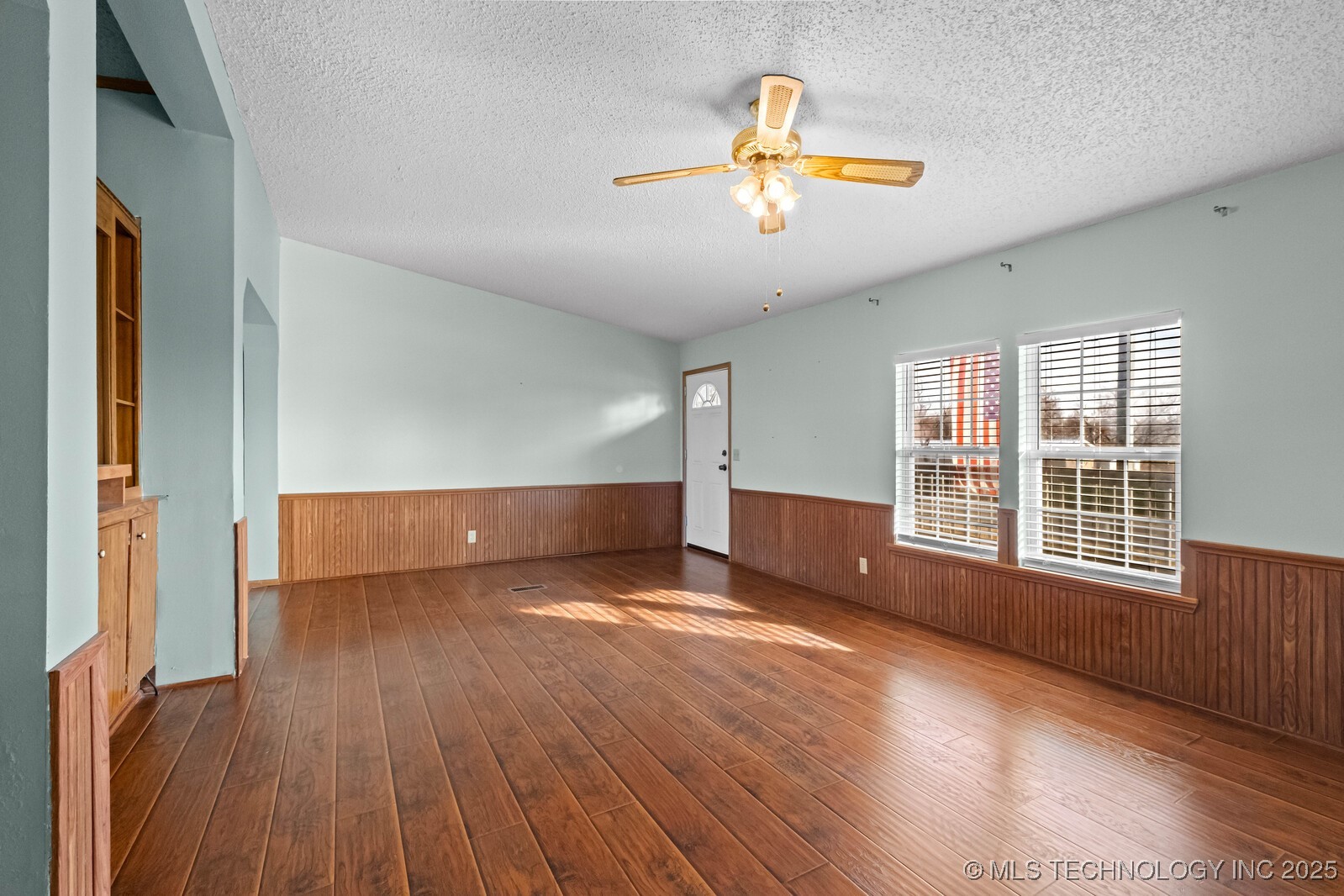 1991 N Colcord Avenue Property Photo 5