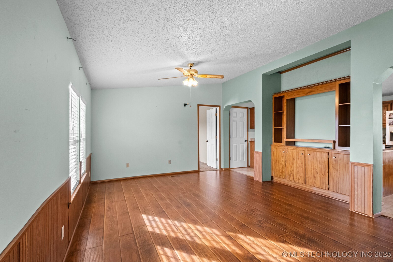 1991 N Colcord Avenue Property Photo 7