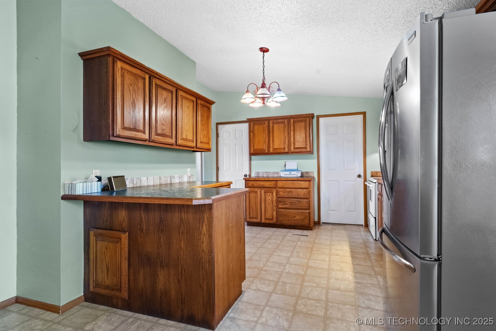 1991 N Colcord Avenue Property Photo 8