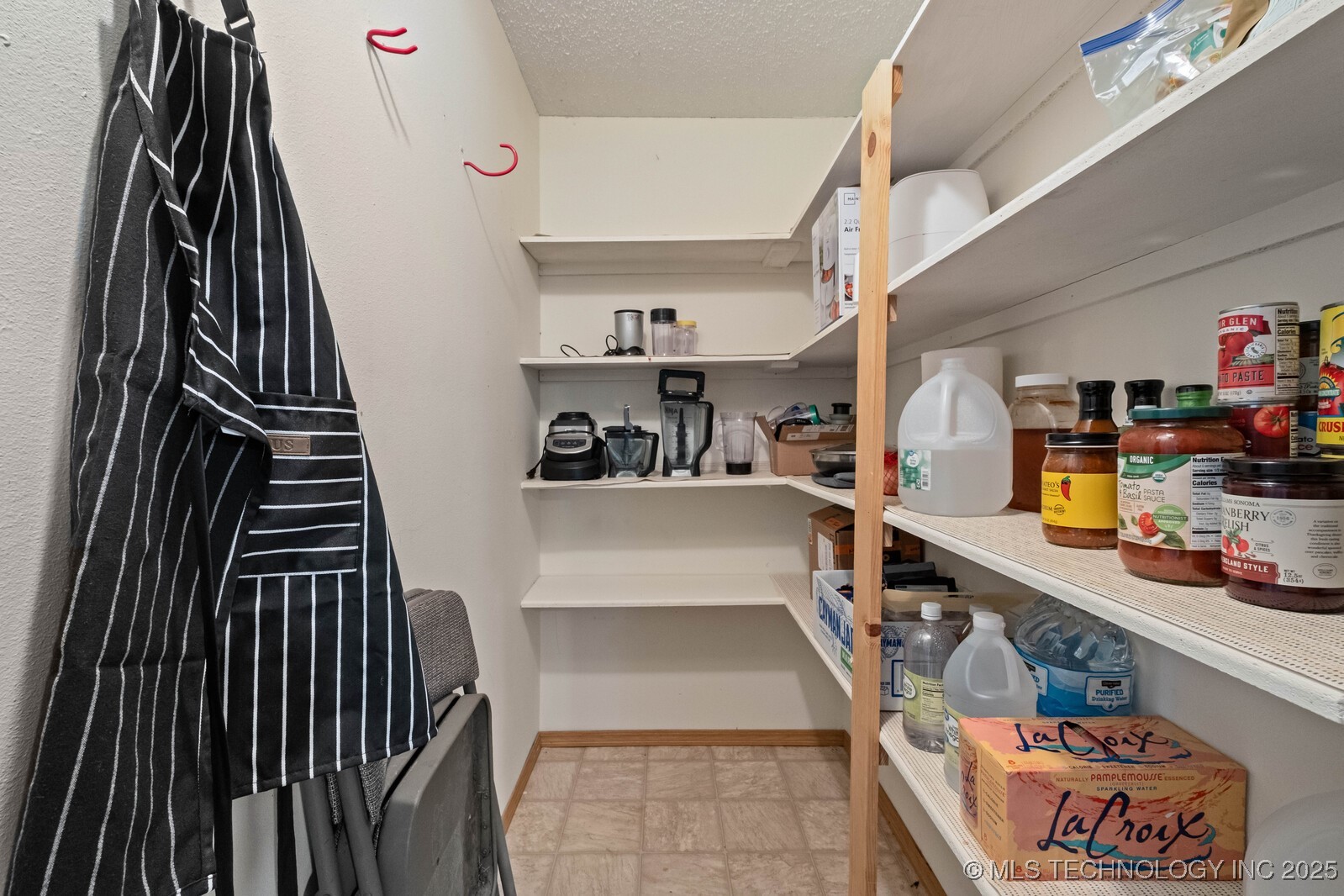 1991 N Colcord Avenue Property Photo 13