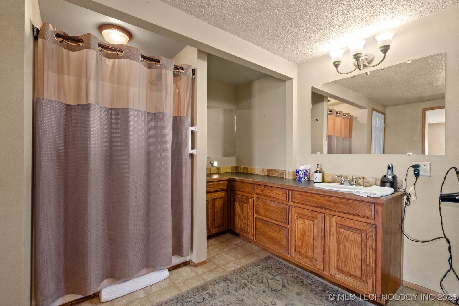 1991 N Colcord Avenue Property Photo 17