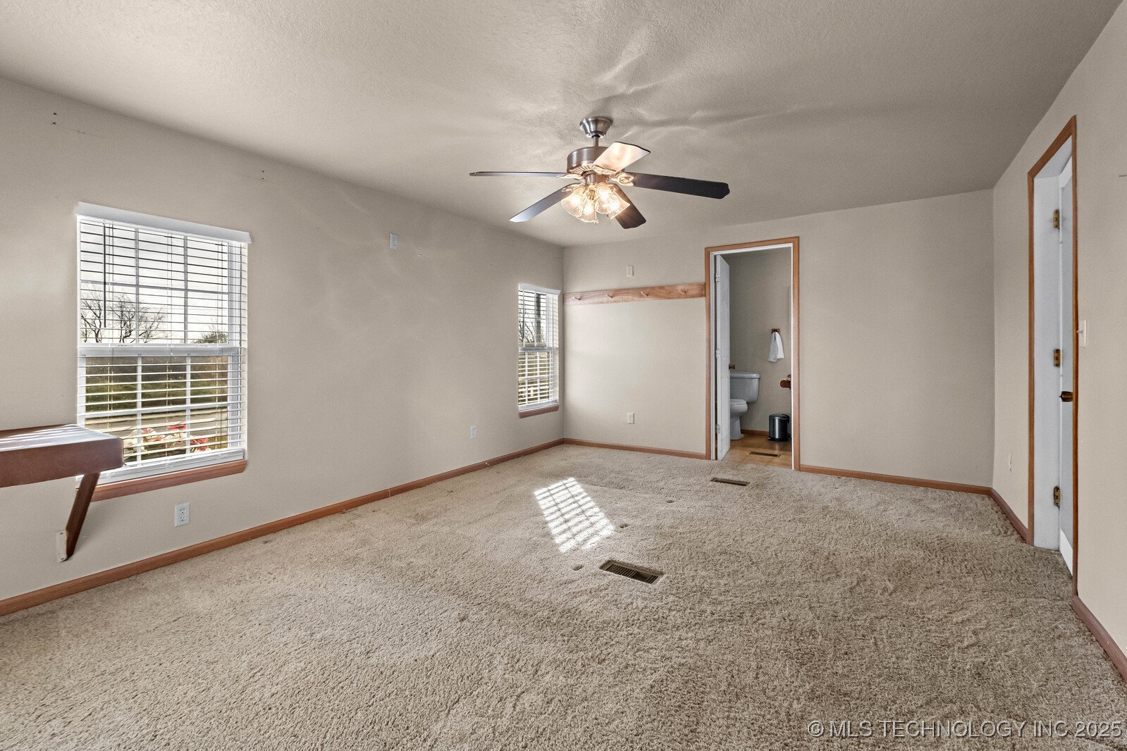 1991 N Colcord Avenue Property Photo 20