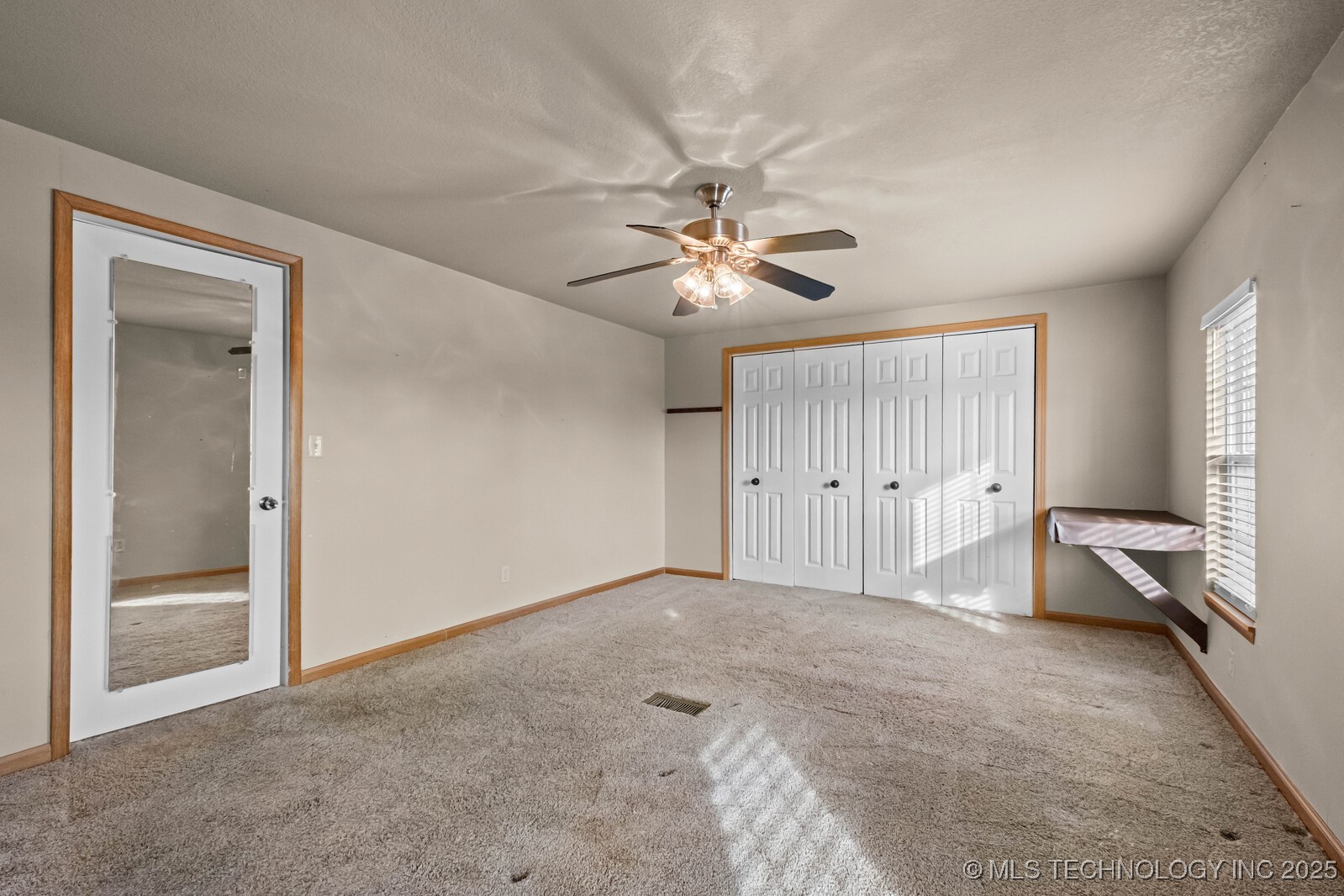 1991 N Colcord Avenue Property Photo 21