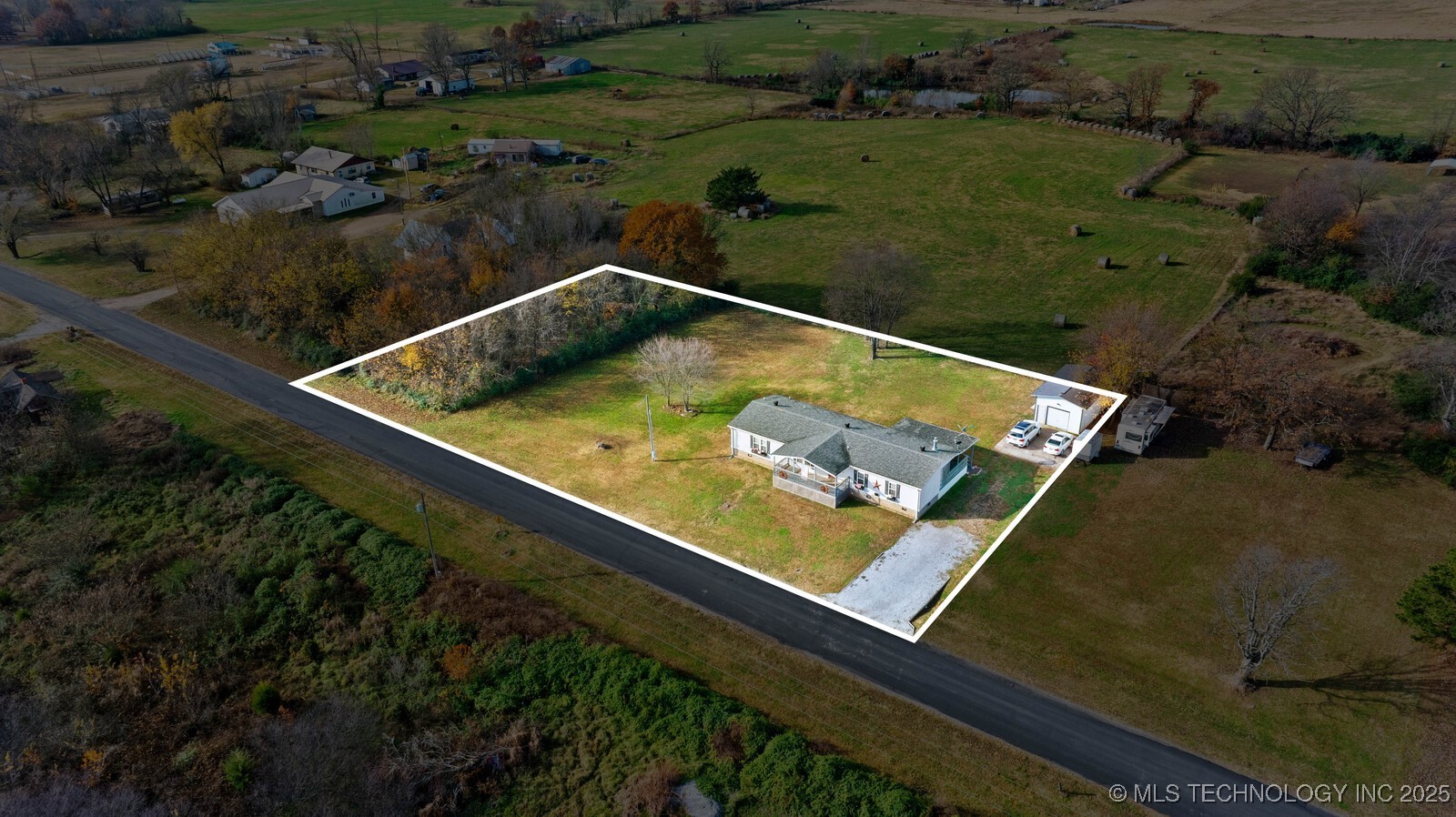 1991 N Colcord Avenue Property Photo 34