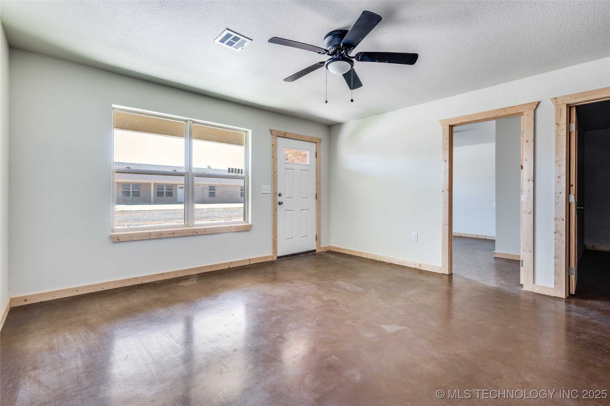 19017 Cabo Way 19023 Property Photo 3