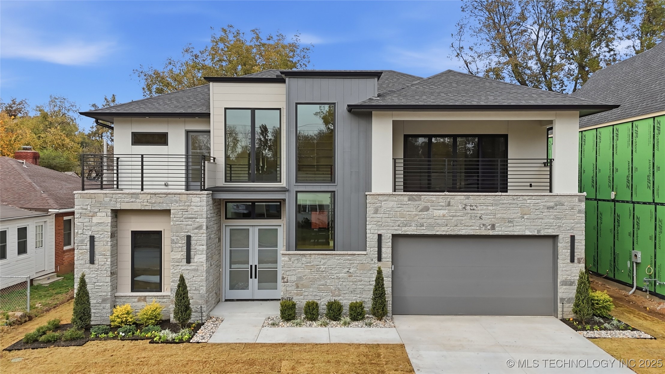 227 E 35th Place S Property Photo 2